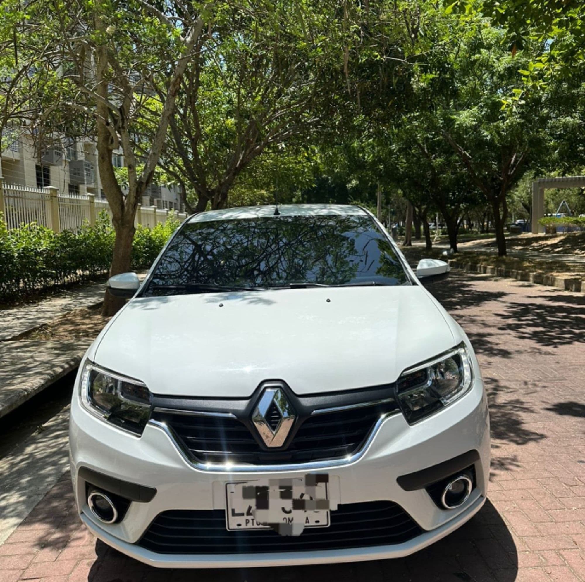 Renault Logan Intense 2024 - imagen 1