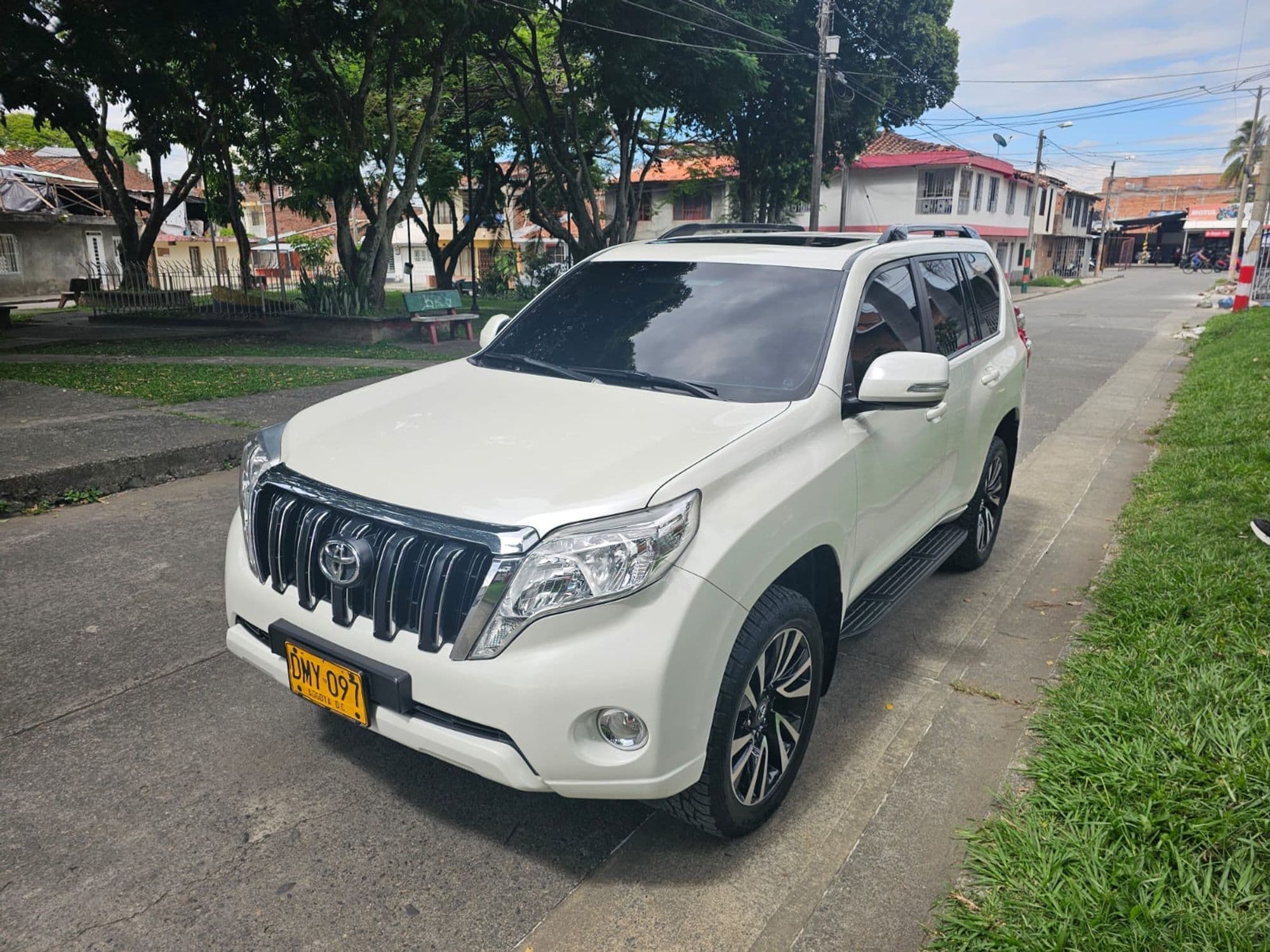 Toyota Prado Txl 4x4 3.0 Diesel - imagen 1