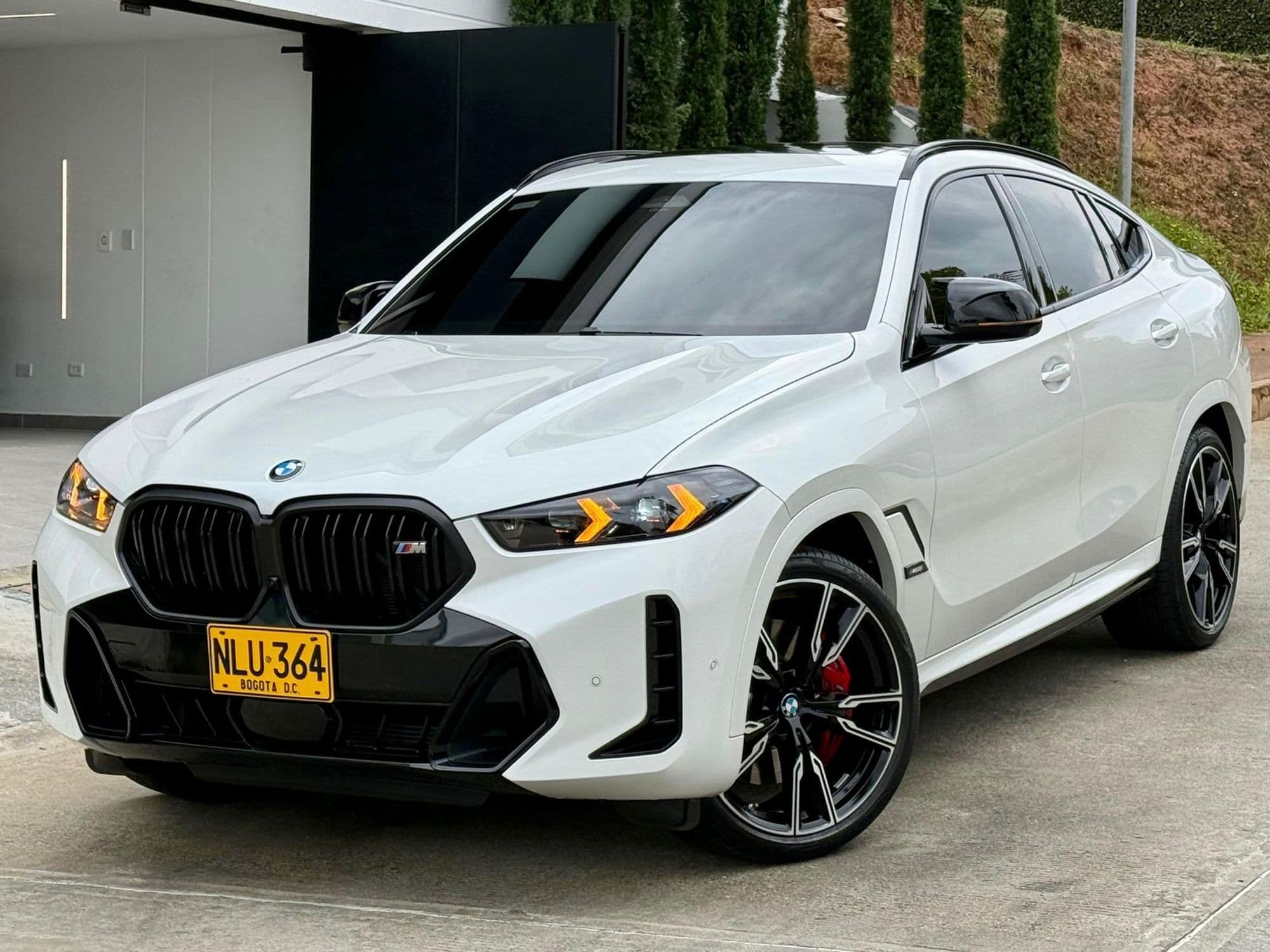 BMW X6 M60i PRO 2025 xDrive Híbrida - imagen 1