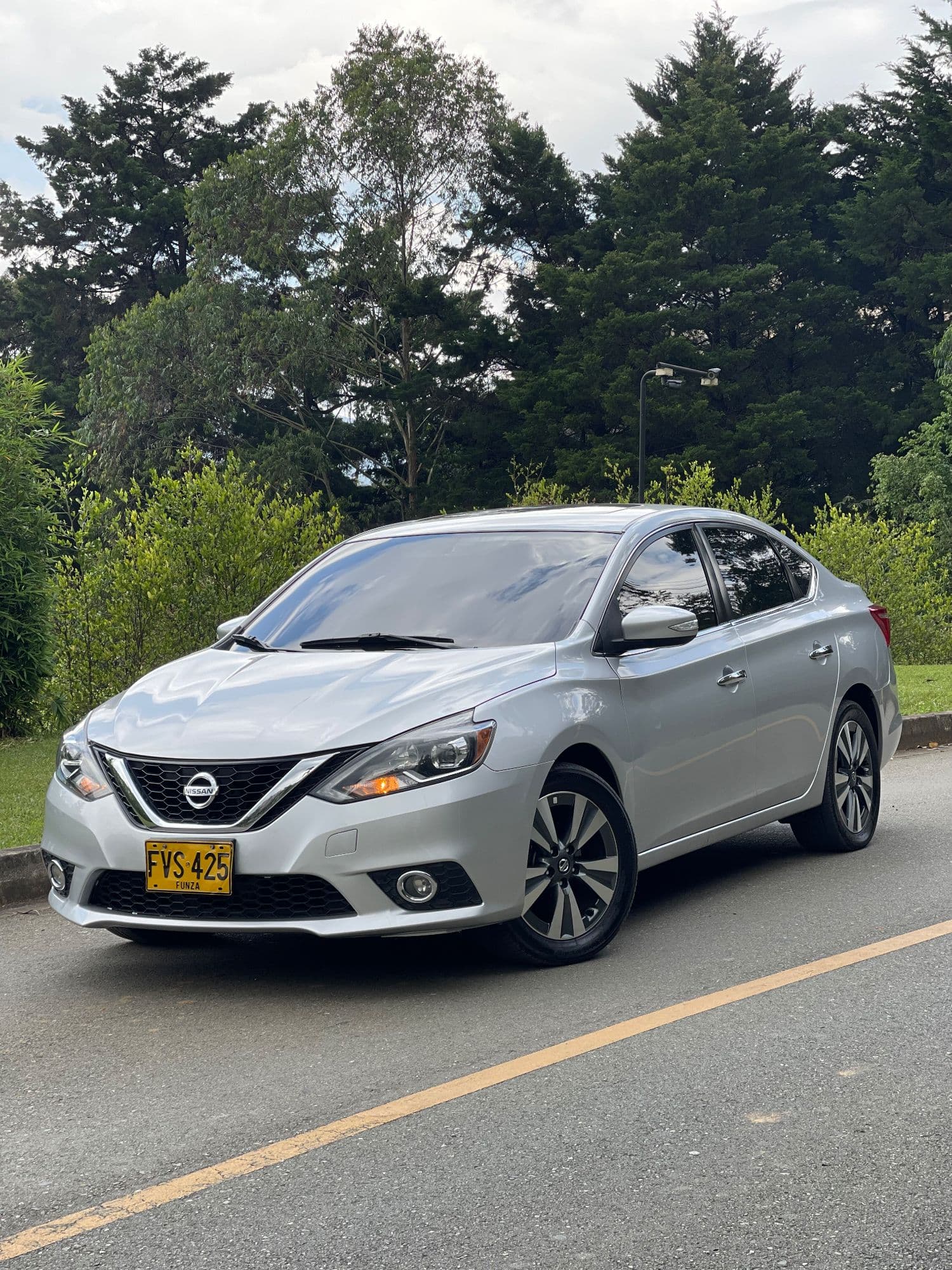 Nissan Sentra Exclusive 2020 - imagen 1