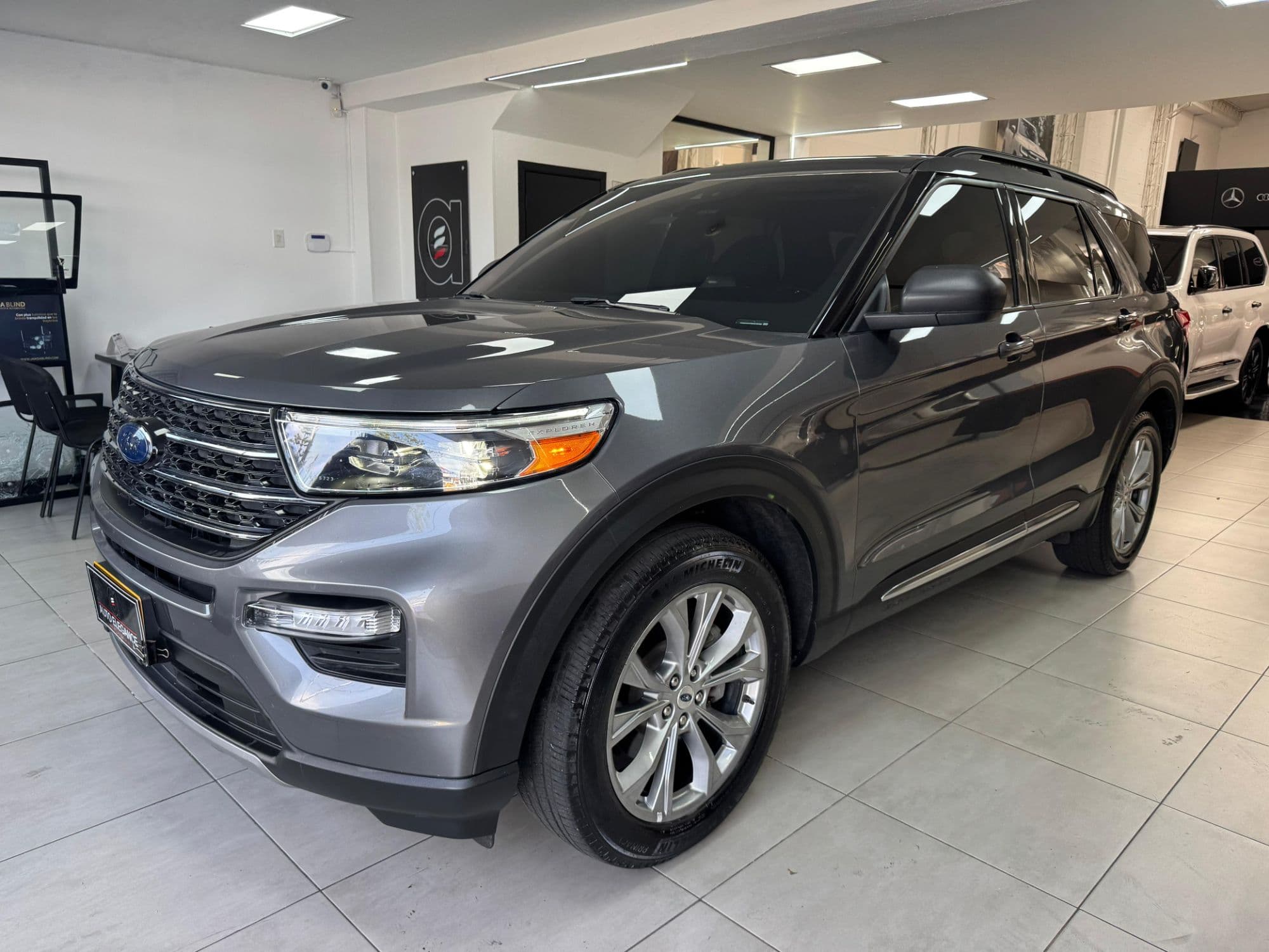Ford Explorer XLT 2021 - imagen 1