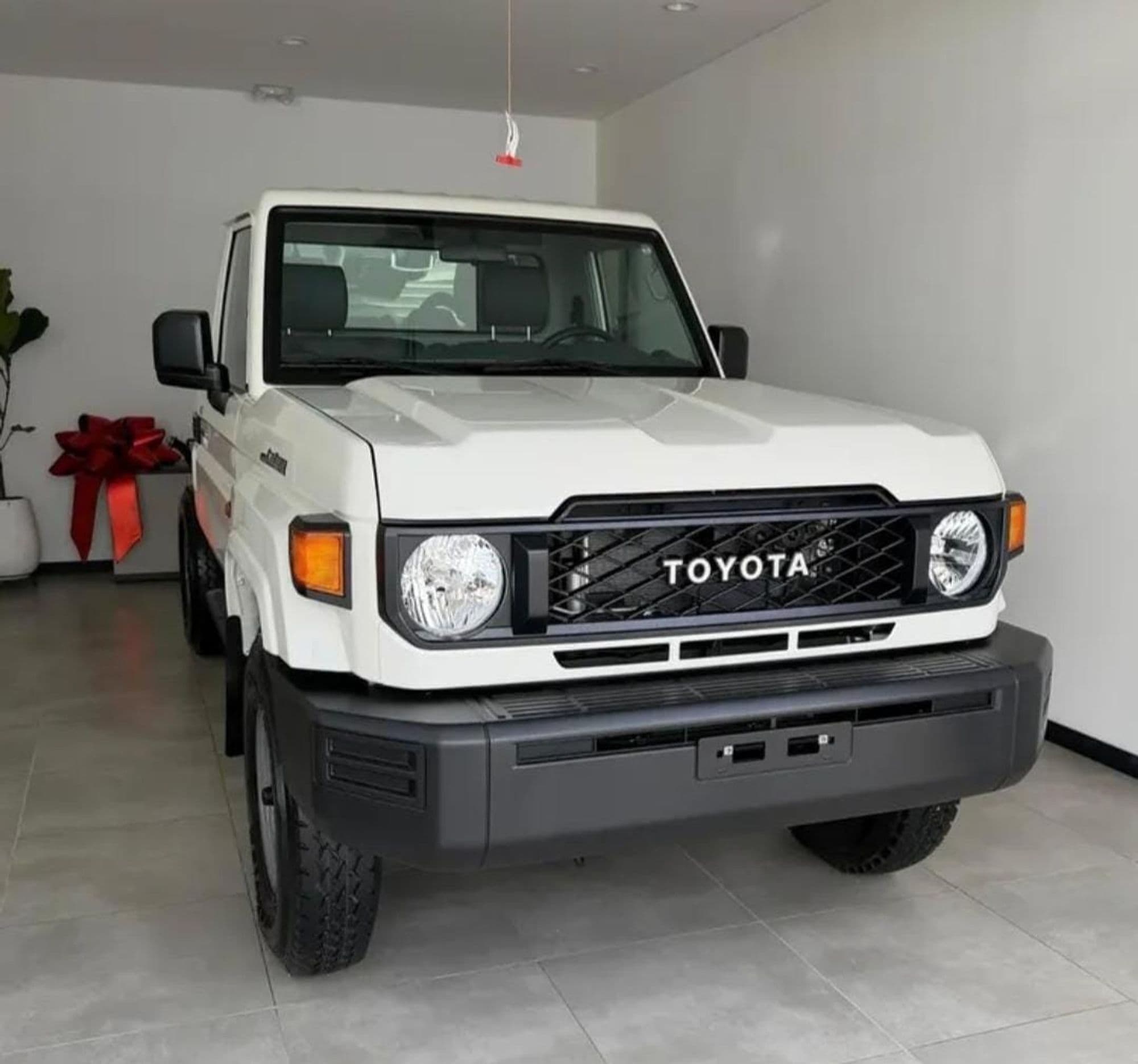 Toyota Land Cruiser 79 2026 - imagen 1
