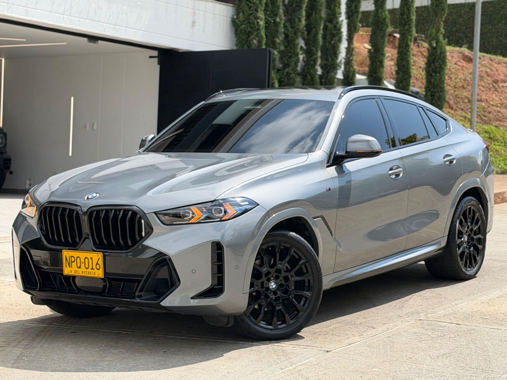 BMW X6 40i Híbrida 2024 - imagen 1