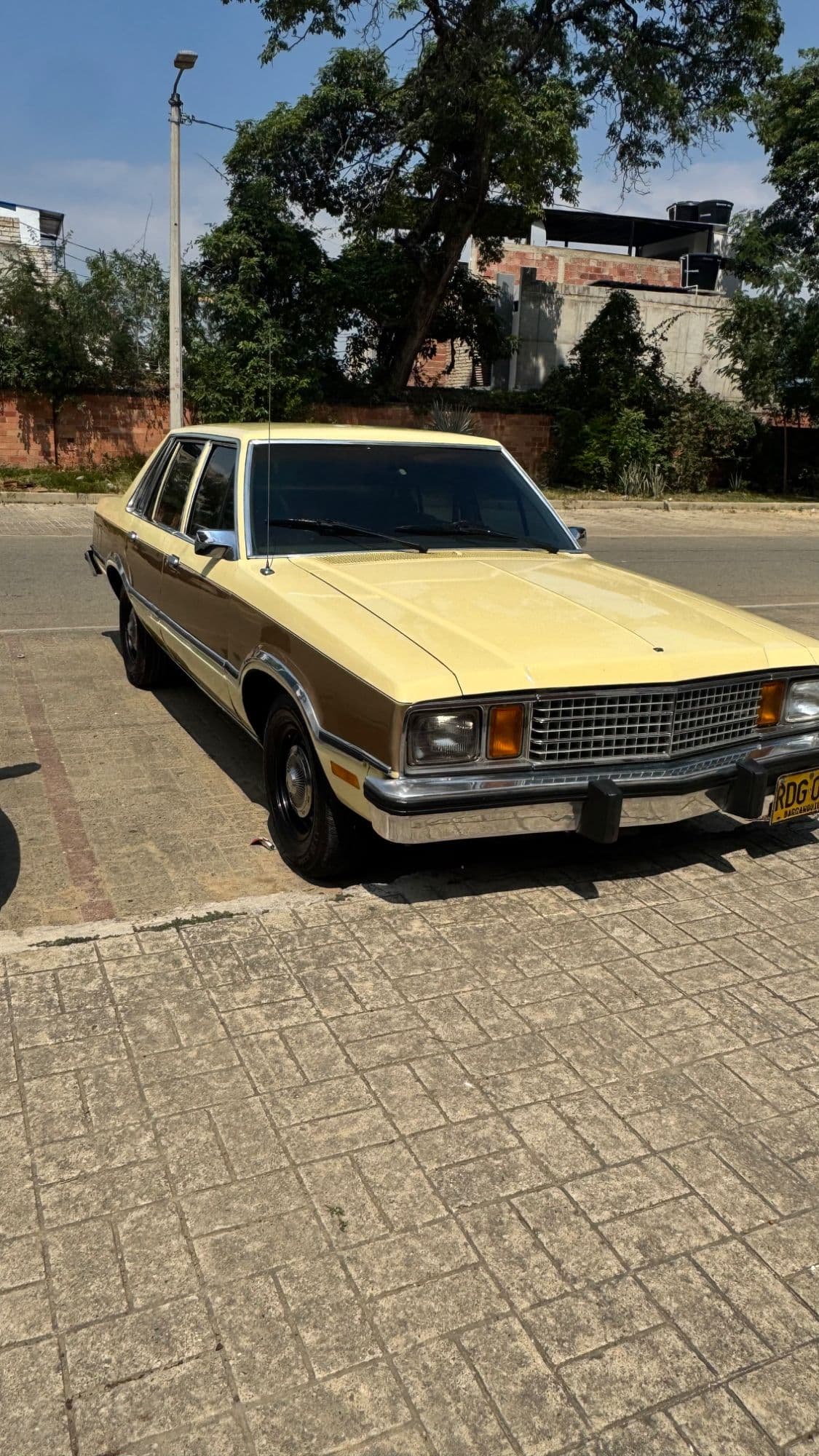 Ford faimont 1980 - imagen 1