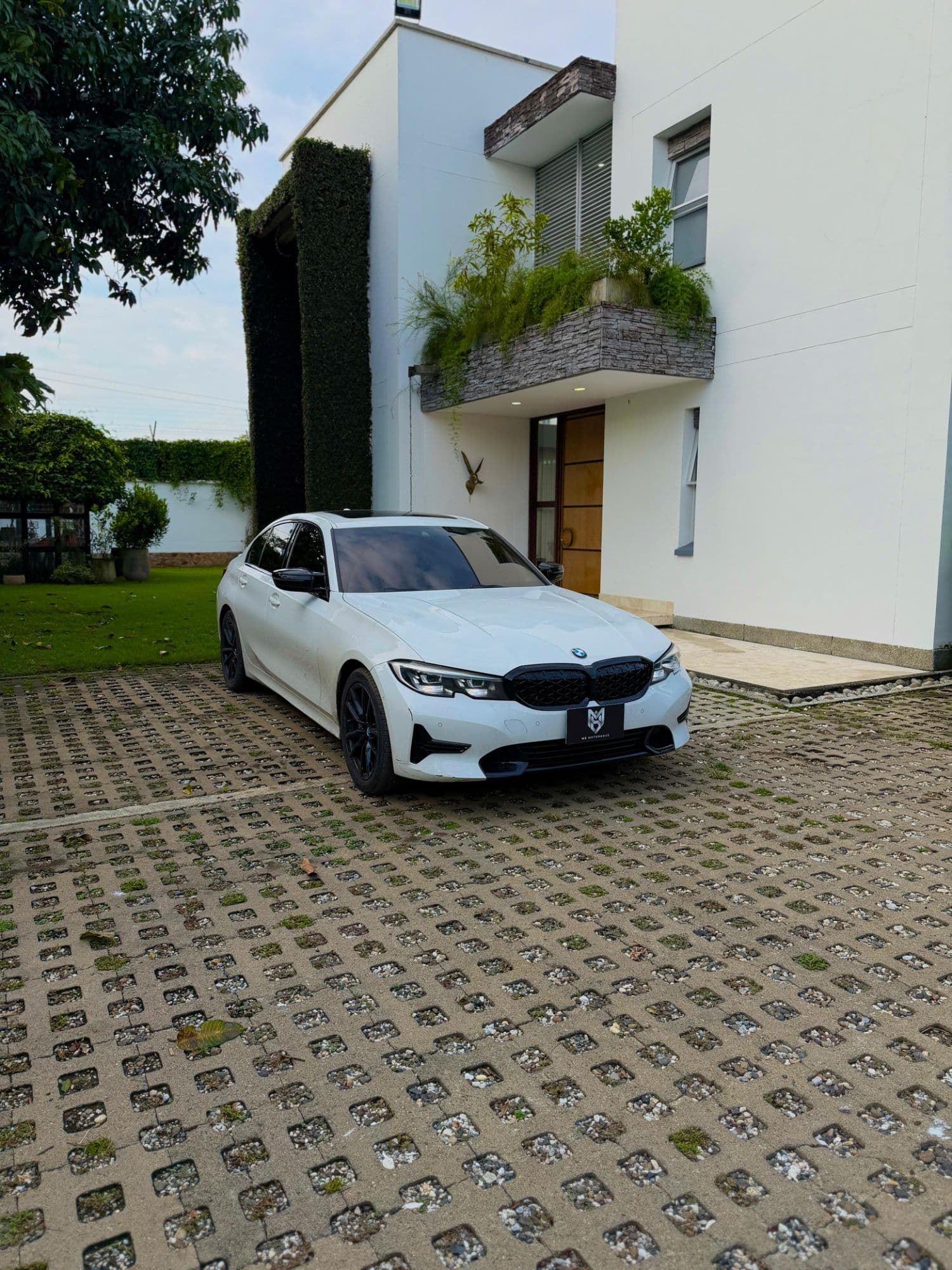 BMW 330i 2.0 2022 Modificado - imagen 1