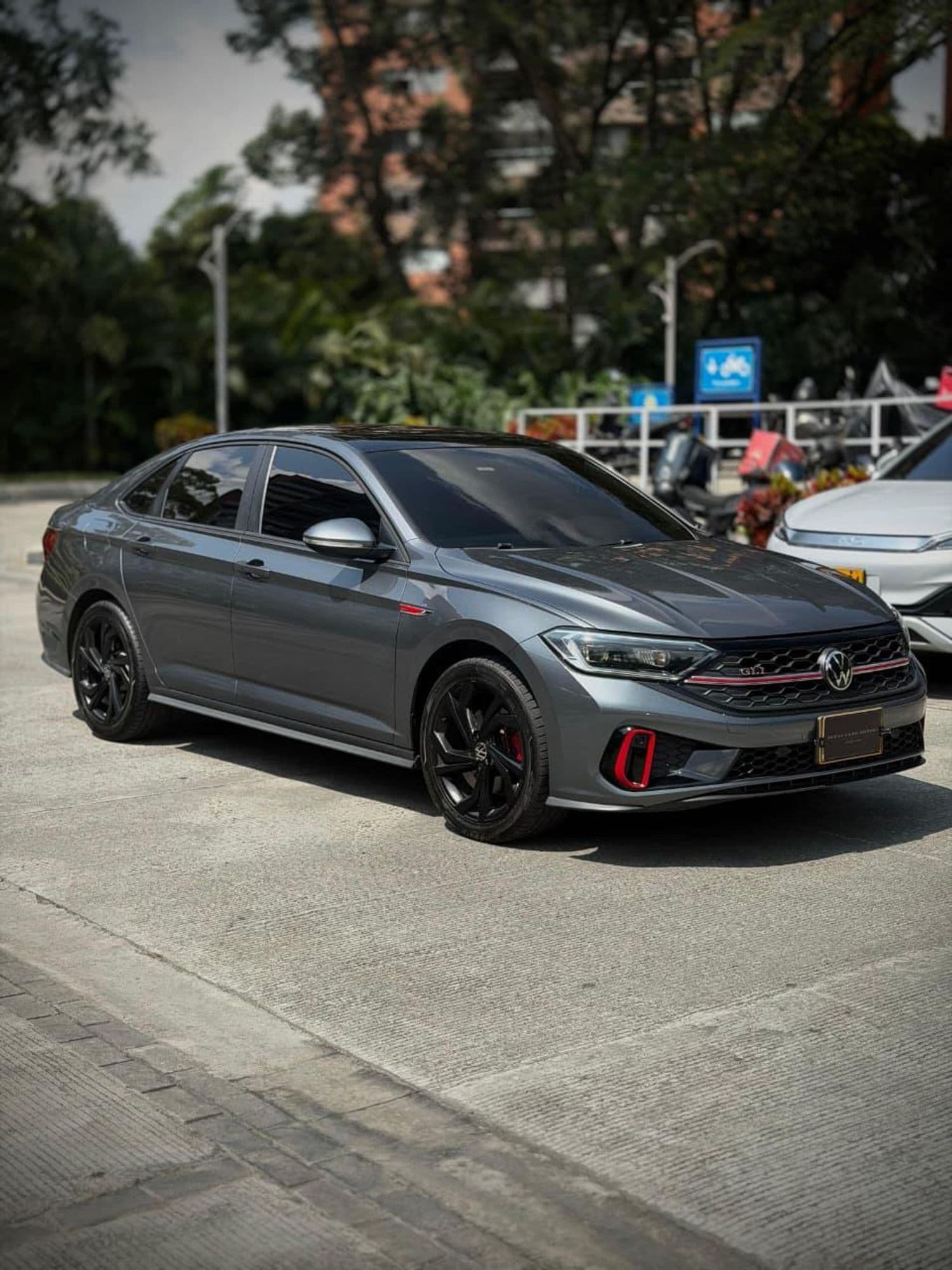 Volkswagen Jetta 2.0 GLI 2024 - imagen 1