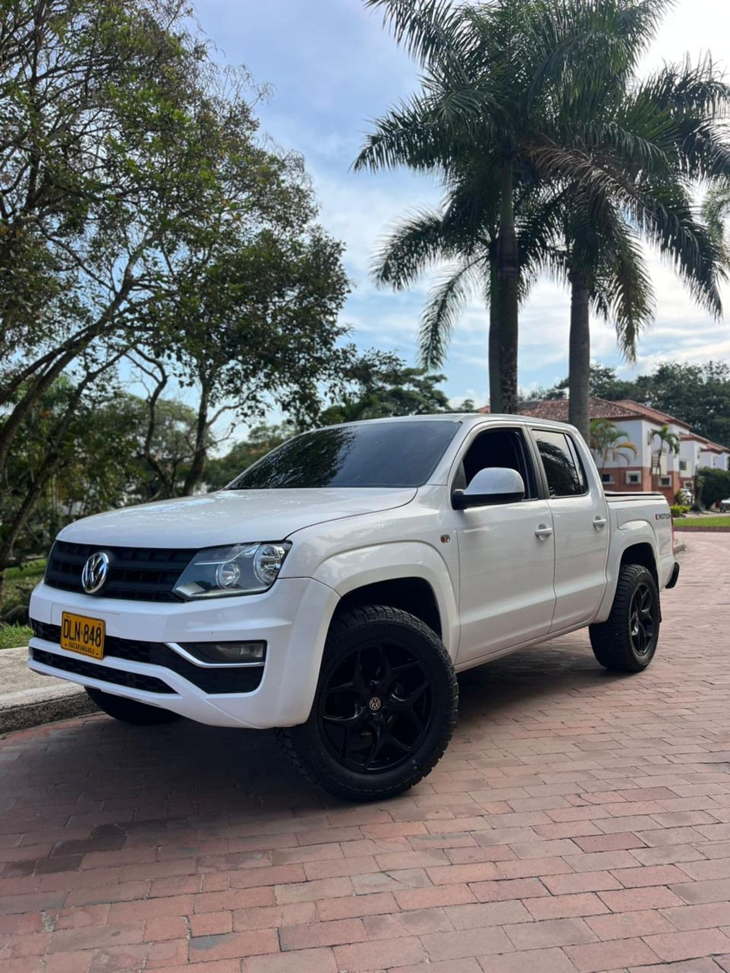 VOLKSWAGEN AMAROK 4X4 2012 - imagen 1