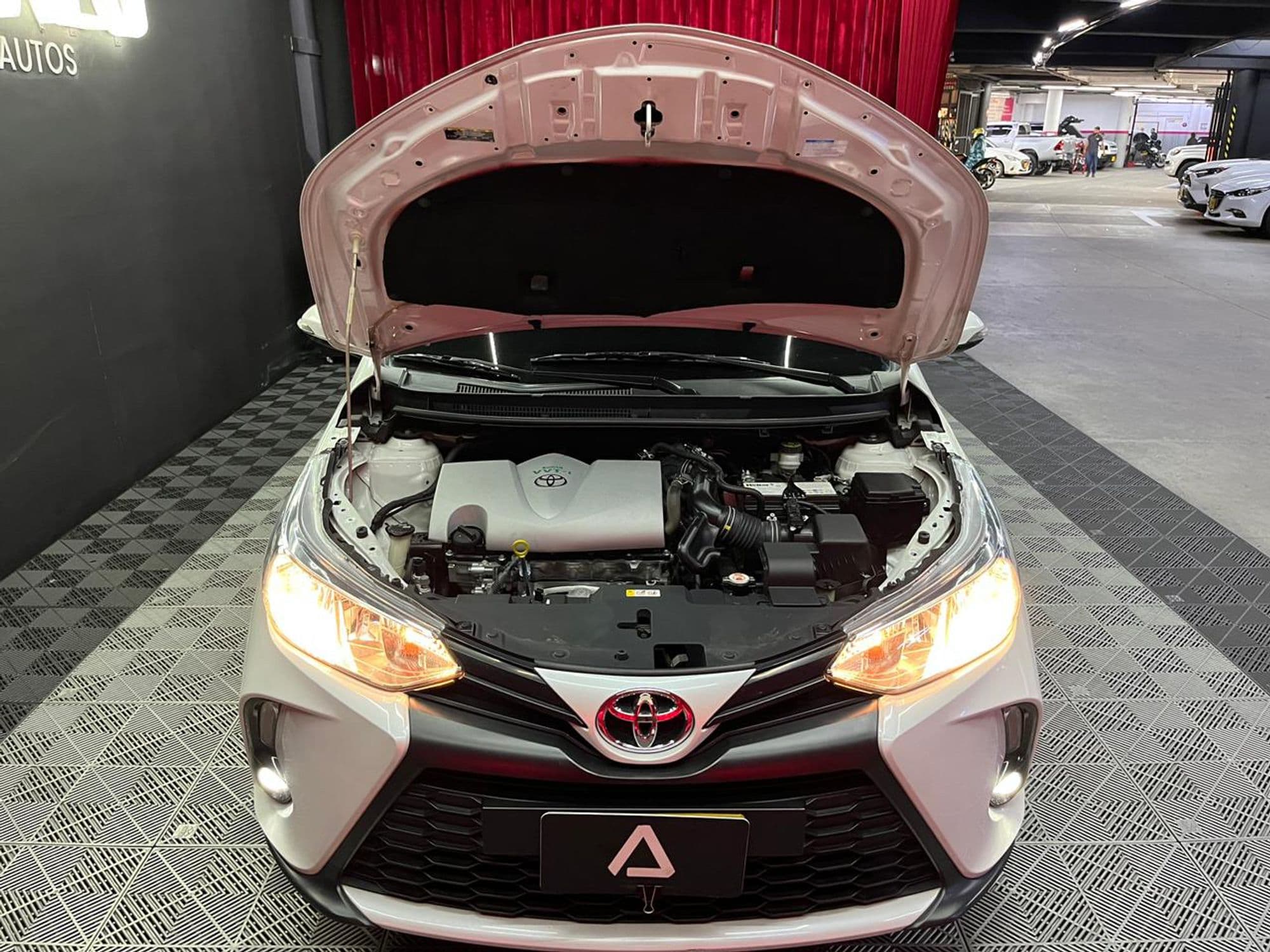 Toyota Yaris XS - imagen 1