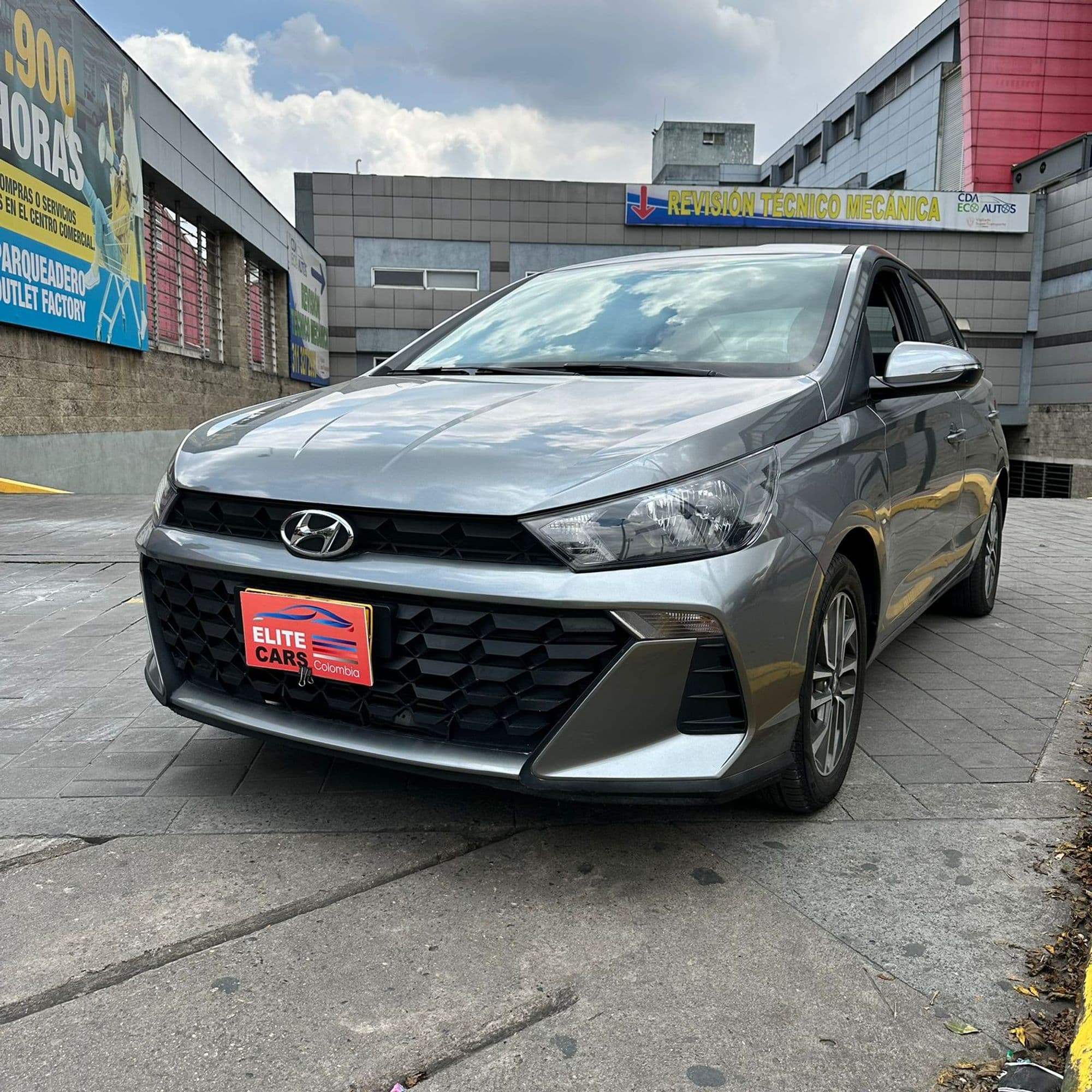 HYUNDAI ACCENT ADVANCE 2024 - imagen 1