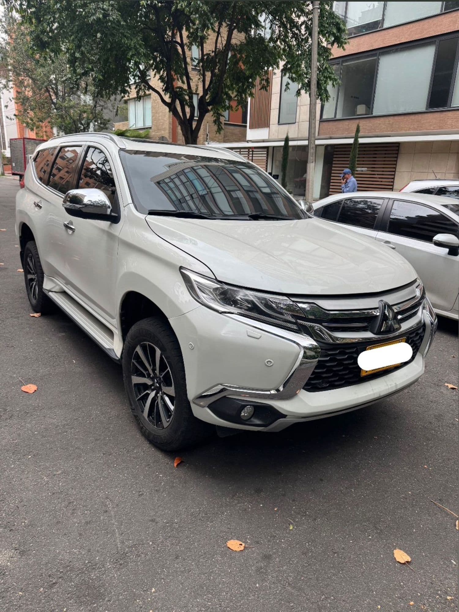 Mitsubishi Montero Sport Diésel 2020 - imagen 1