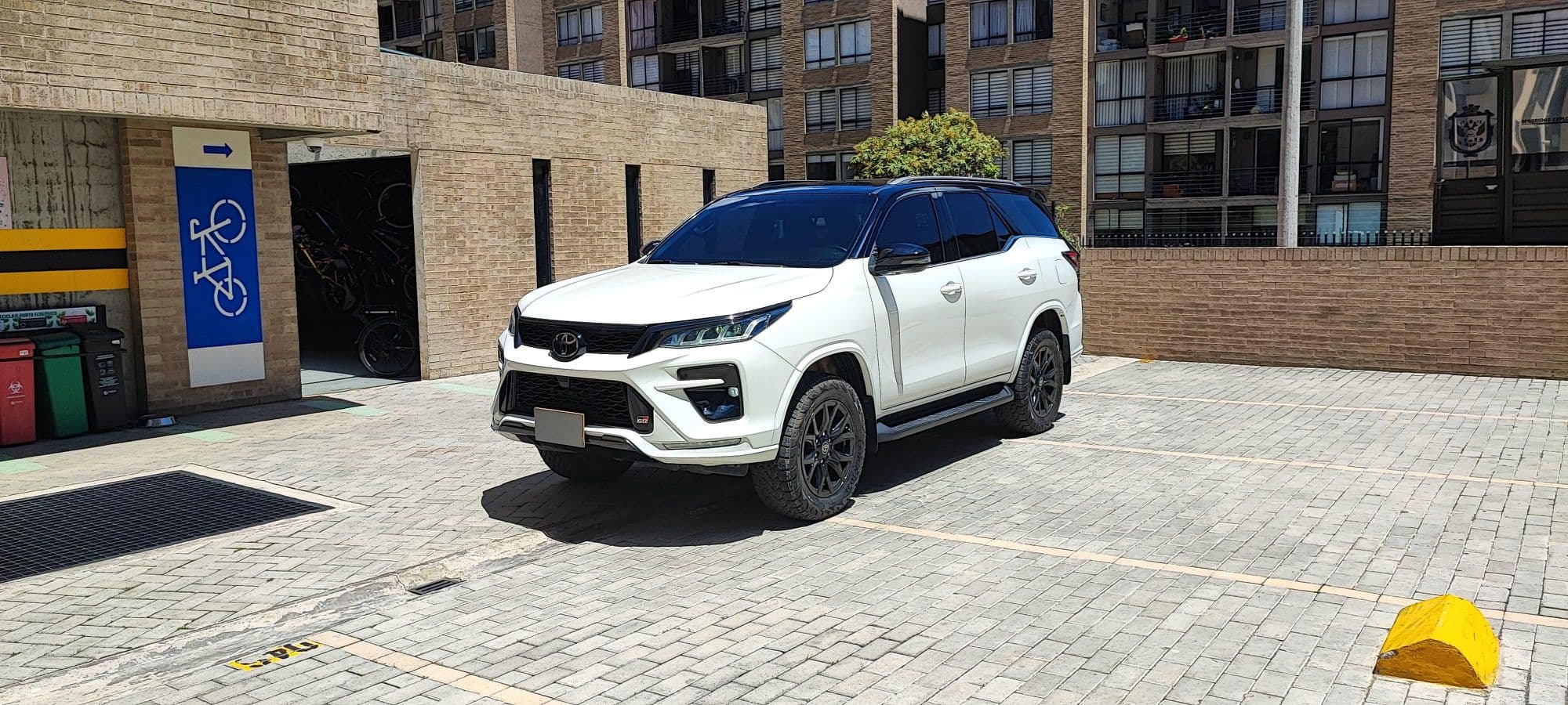 toyota Fortuner GR 2022 2.8 diesel - imagen 1