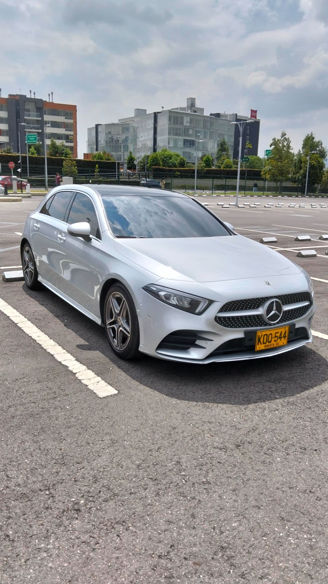 Mercedes Benz A200 AMG Line 2022 1.3T - imagen 1