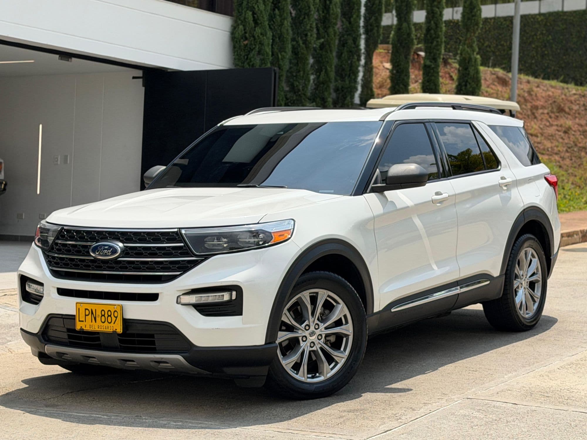 Ford Explorer XLT 2022 AT - imagen 1