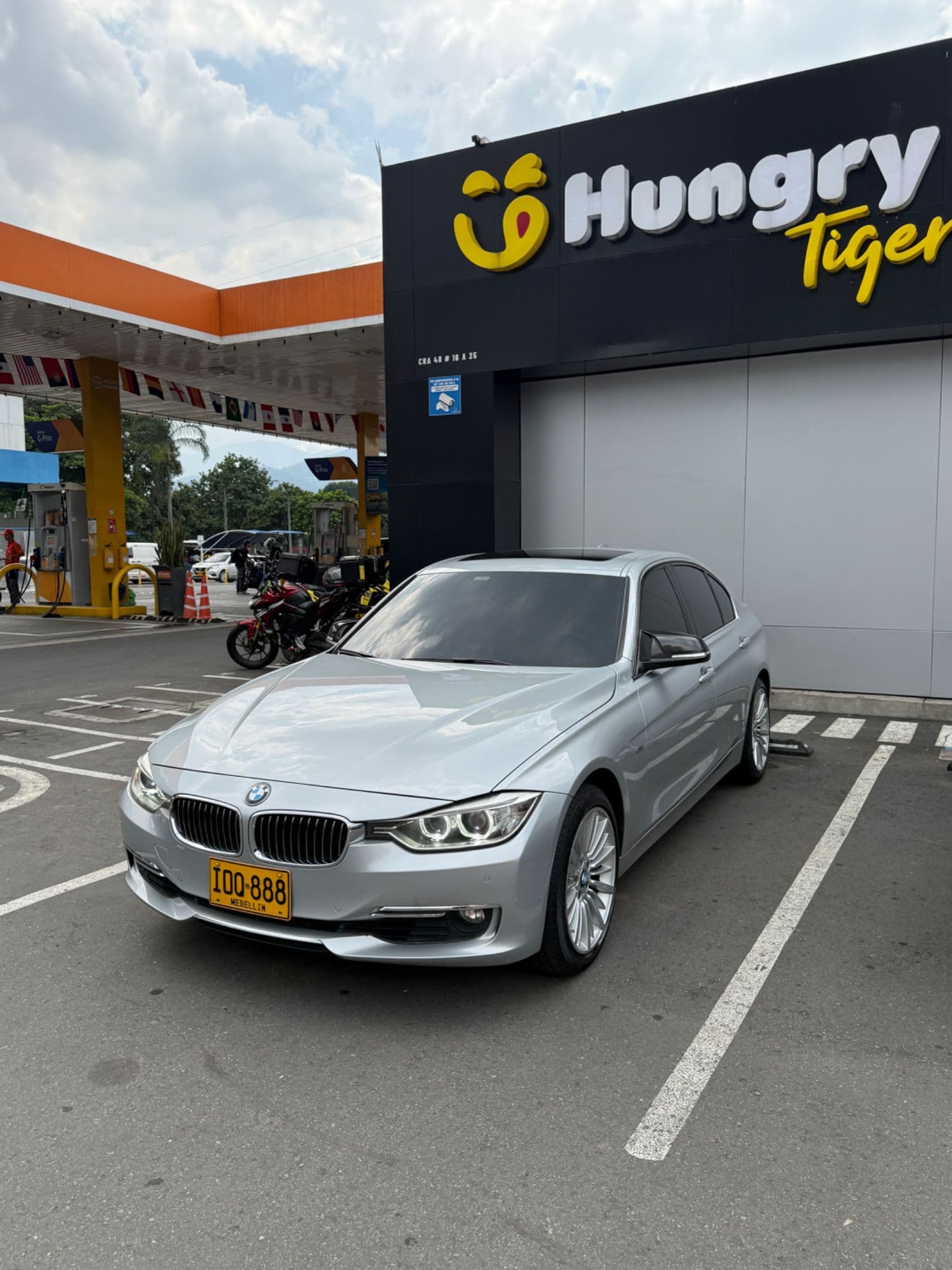 BMW 320i 2015 . - imagen 1