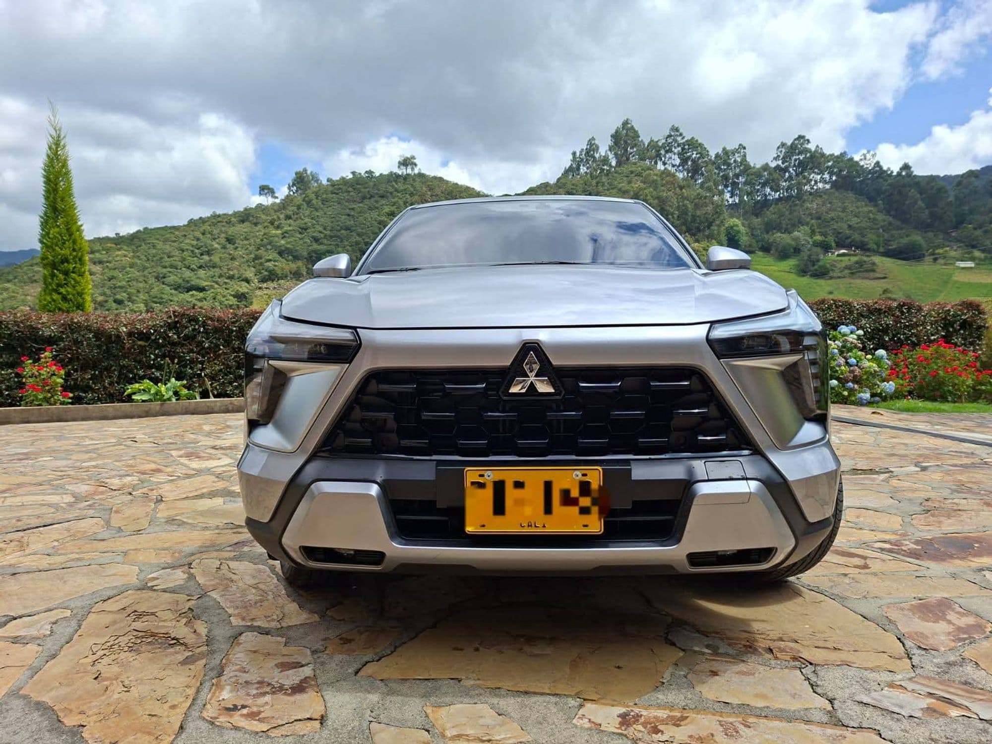 CAMIONETA MITSUBISHI OUTLANDER SPORT 2025 - imagen 1