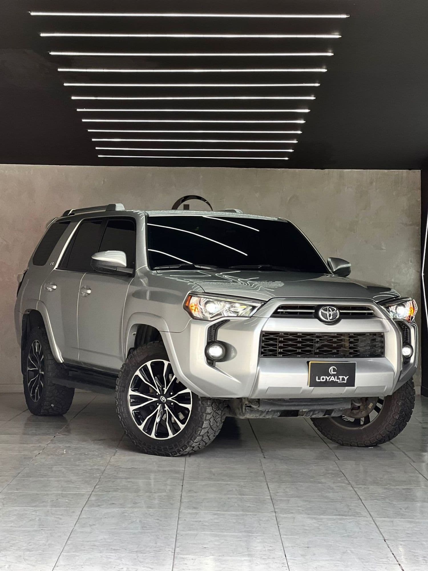 Toyota 4Runner SR5 - imagen 1