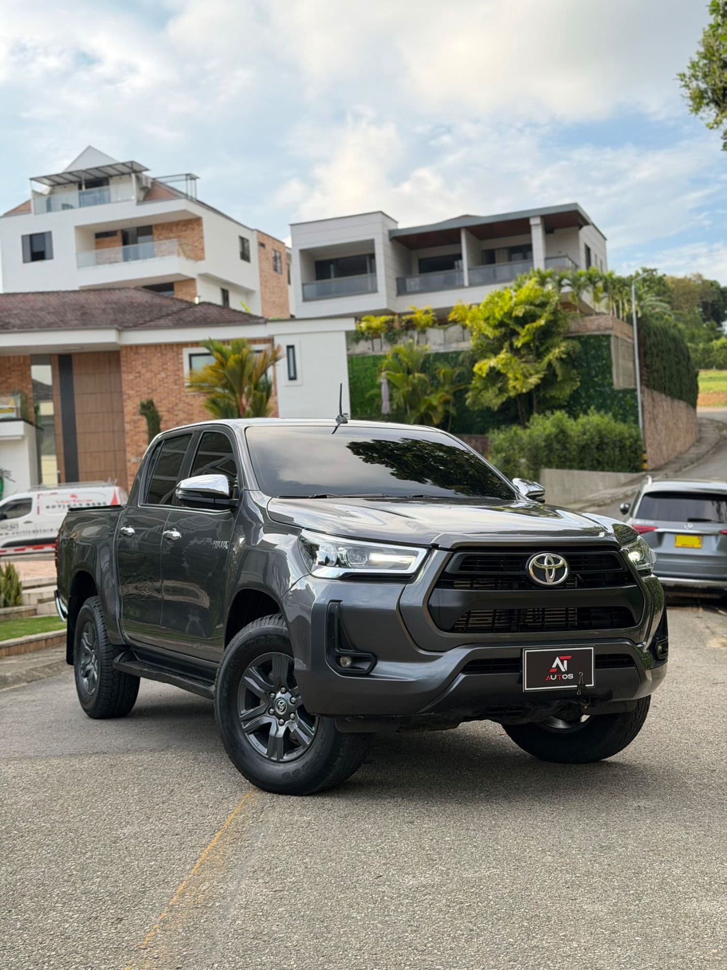 TOYOTA HILUX 2022 2.4 DIESEL AUT 4x4 - imagen 1
