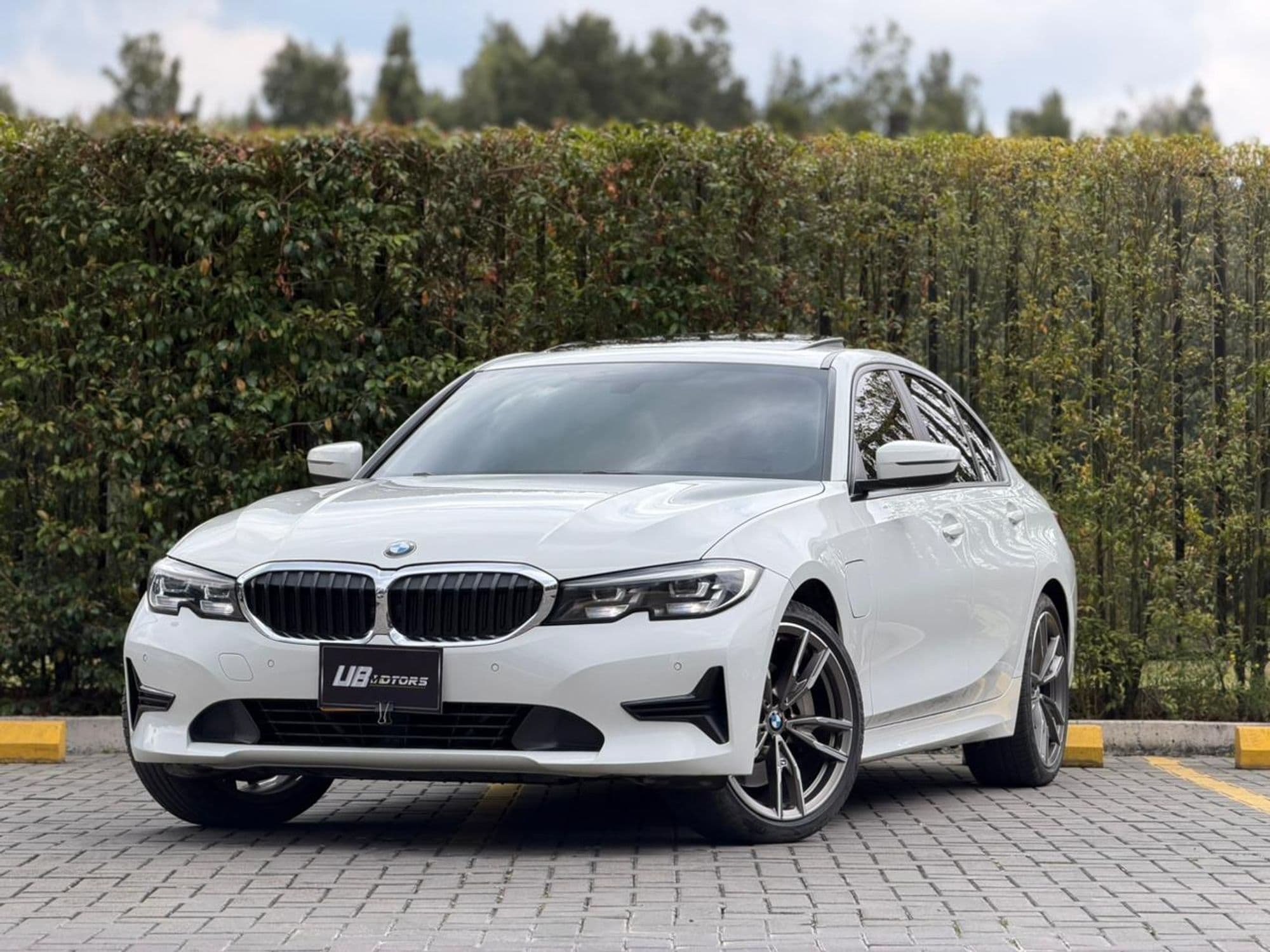 BMW 330E 2021 GASOELECTRICO - imagen 1