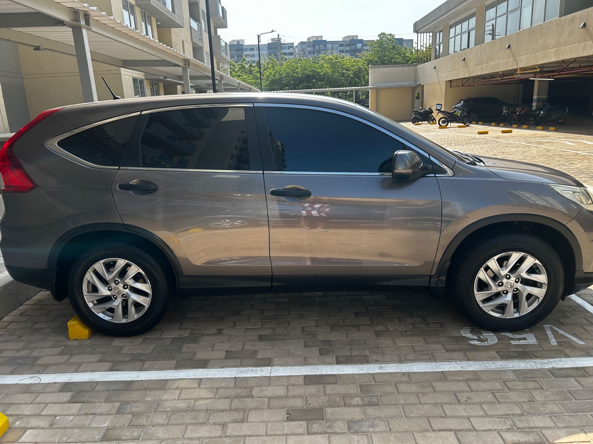 Vendo Honda CR-V 5DR LXC 2WD CVT - imagen 1