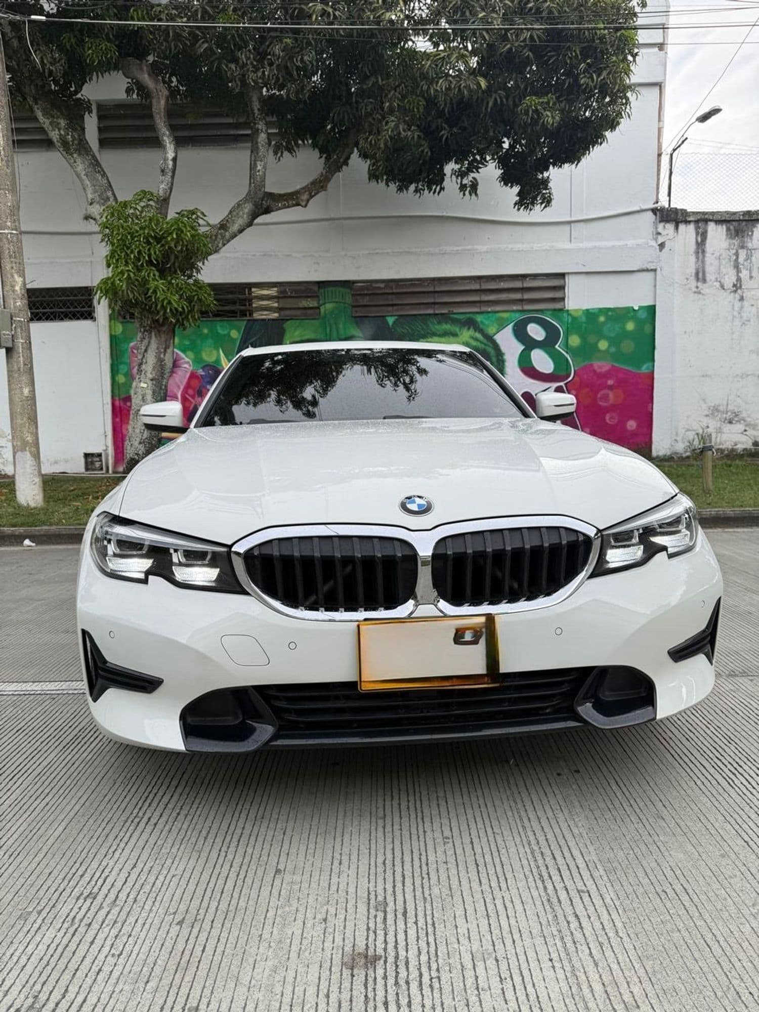 BMW 320i 2020 - imagen 1
