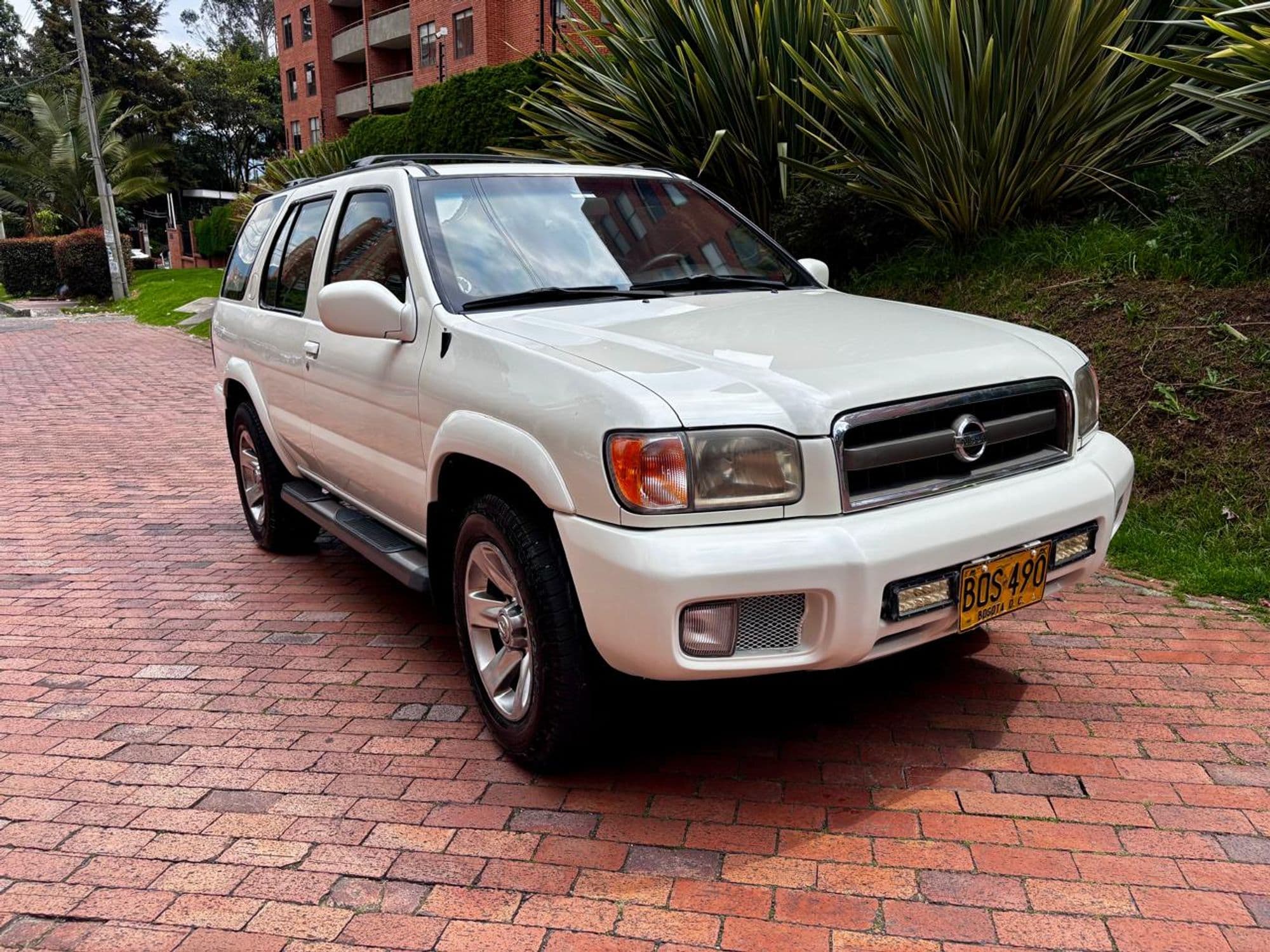 Nissan Pathfinder BLINDADA Ao 2005 - imagen 1