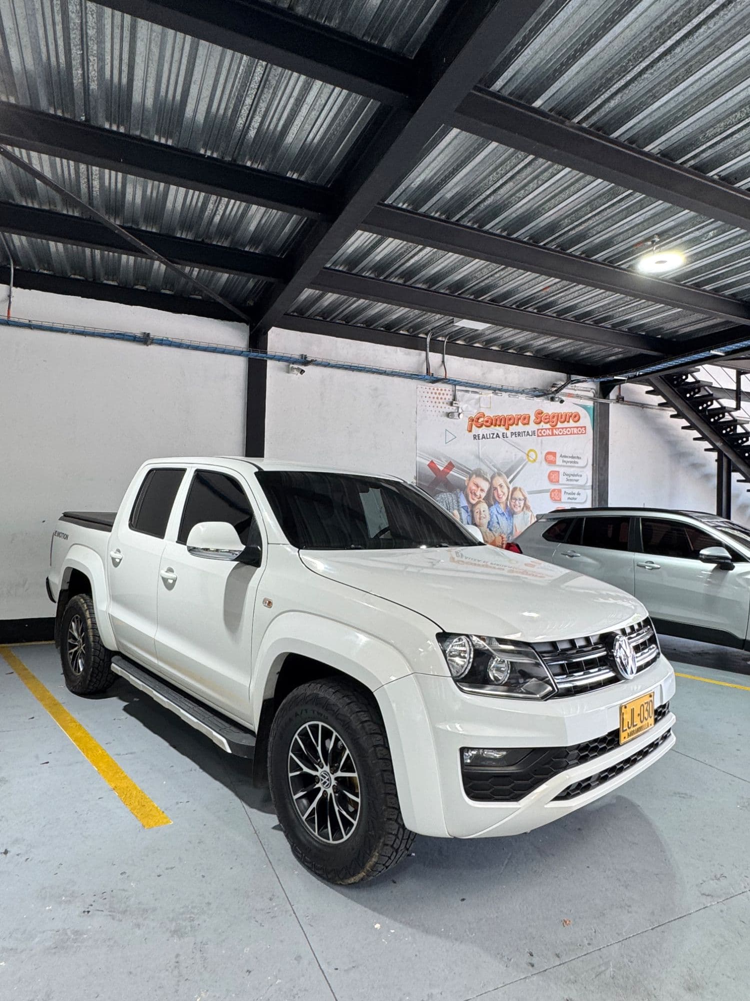 Volkswagen AMAROK Comfortline DIESEL AUT 2022 - imagen 1