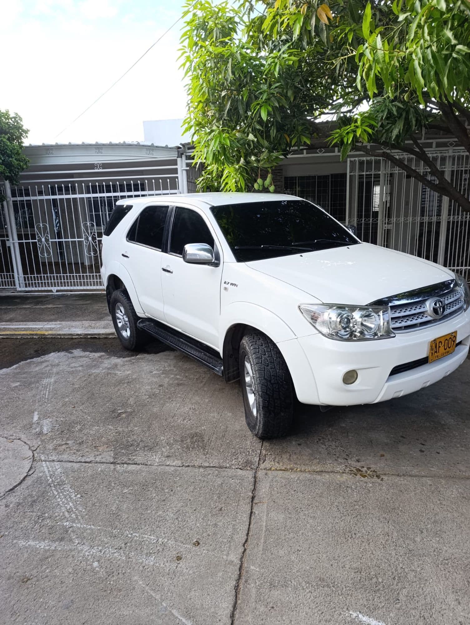 Toyota fortuner - imagen 1
