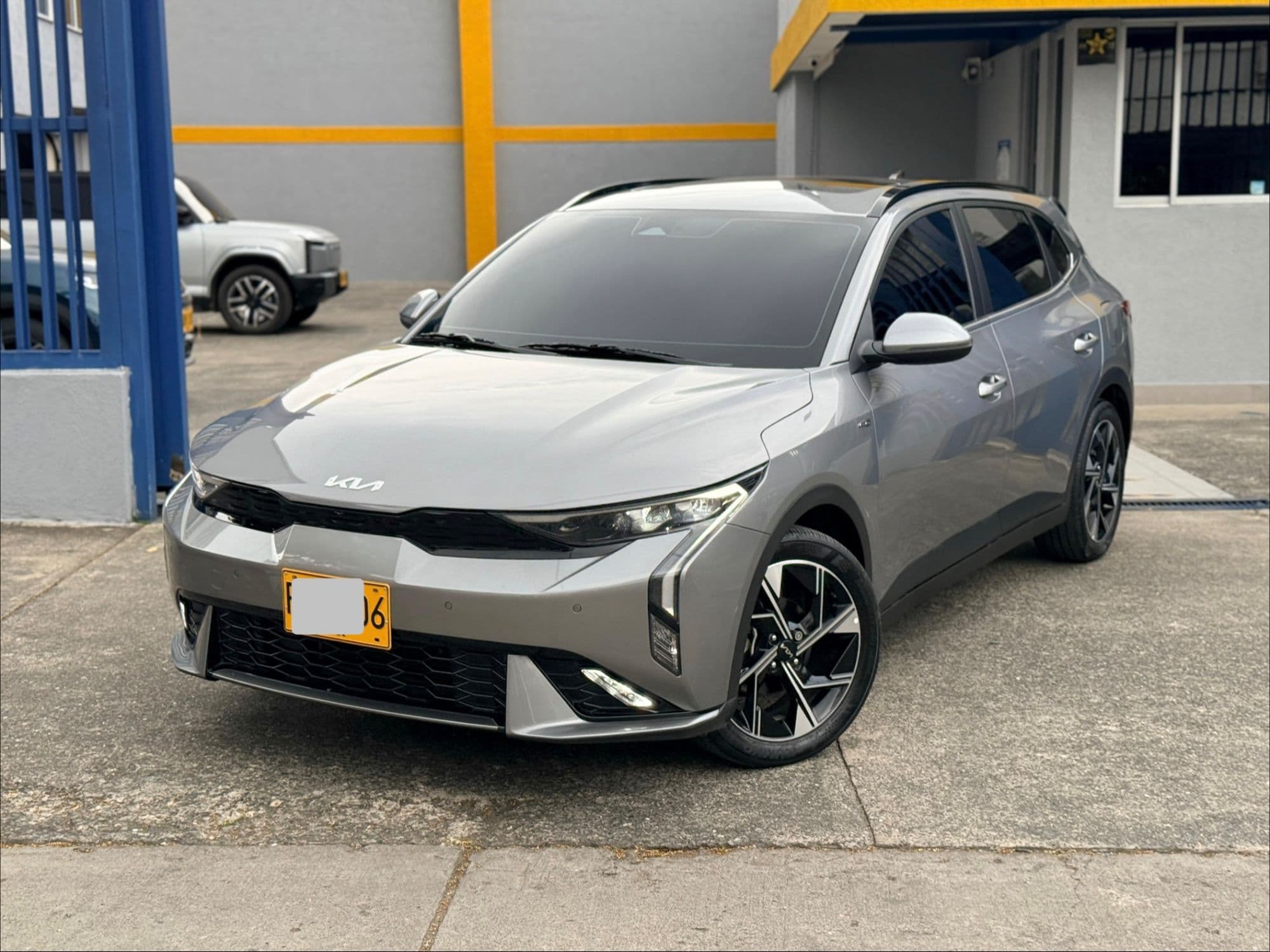 KIA K3 CROSS 2026 AUTOMÁTICO - imagen 1