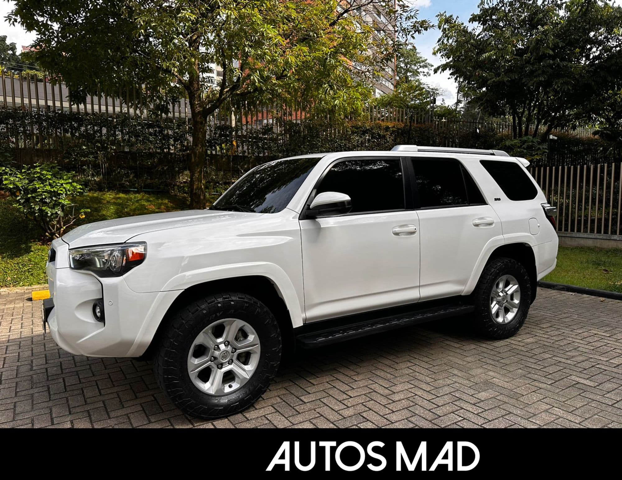 TOYOTA 4RUNNER SR5 - imagen 1
