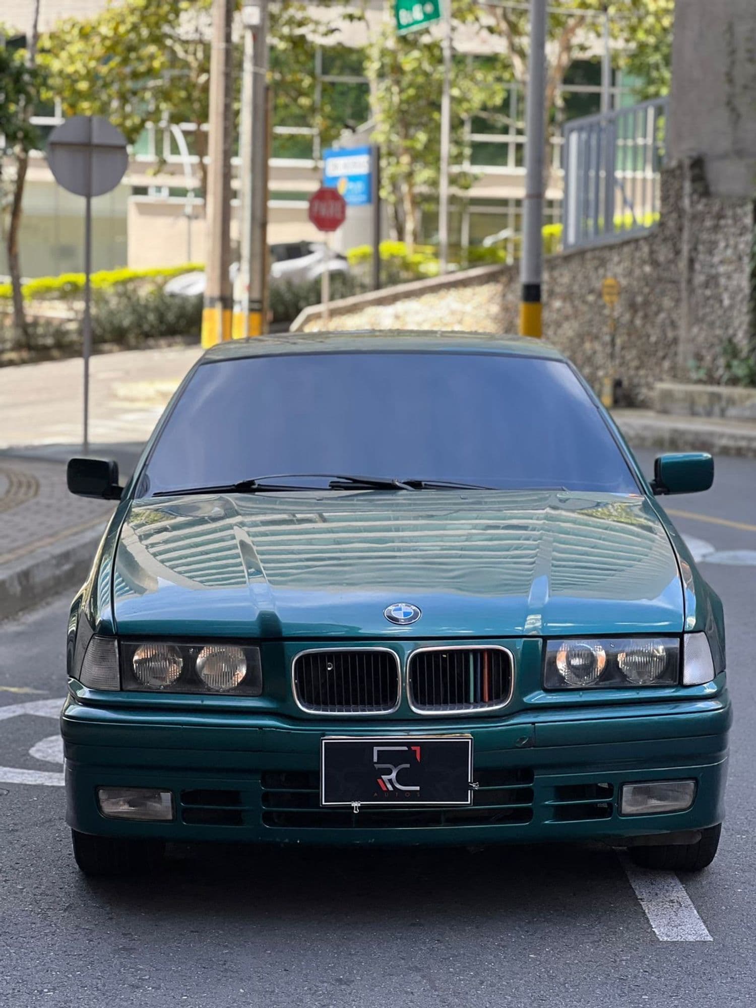 BMW M3 325i E30 Touring 2.5cc - imagen 1