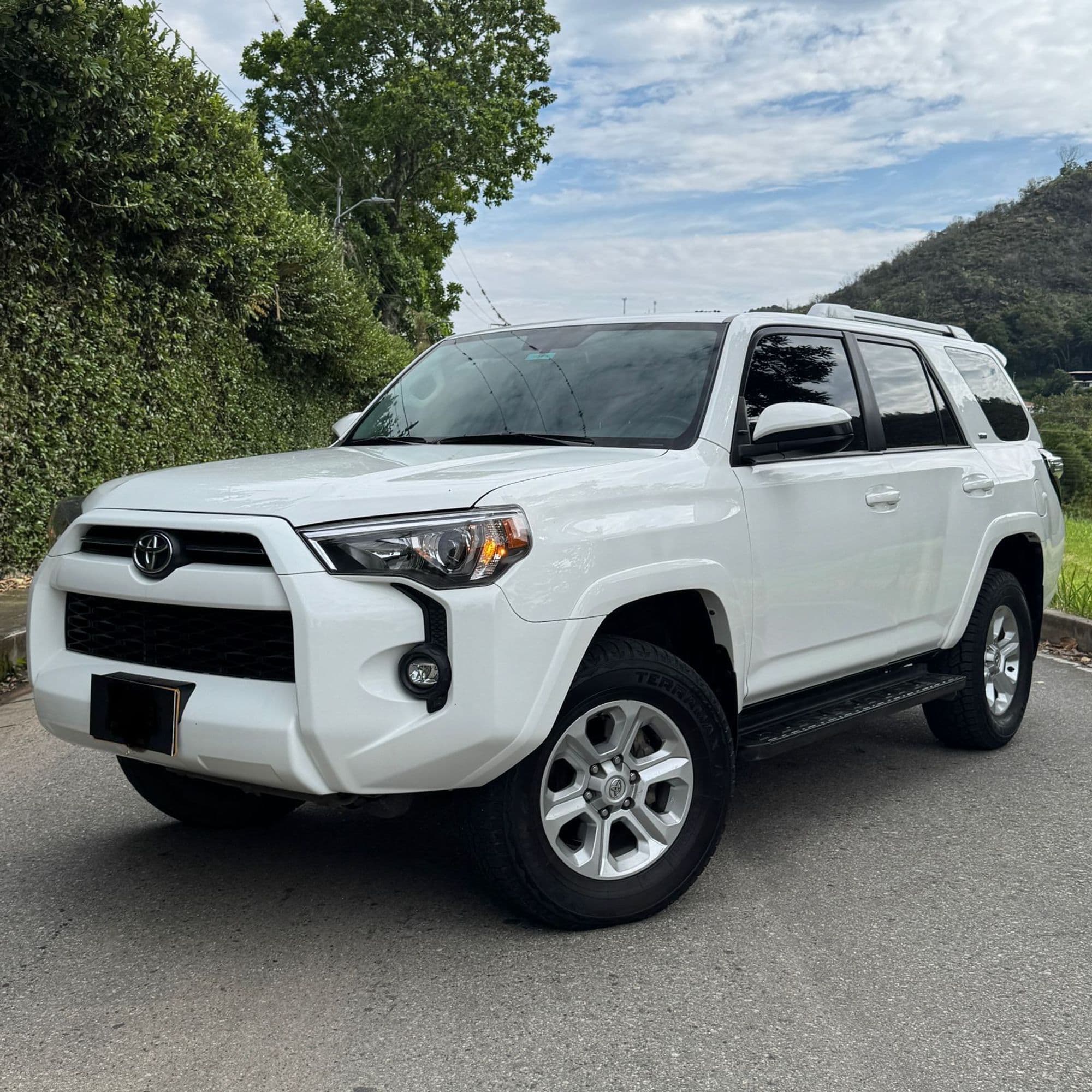 TOYOTA 4RUNNER SR5 - imagen 1