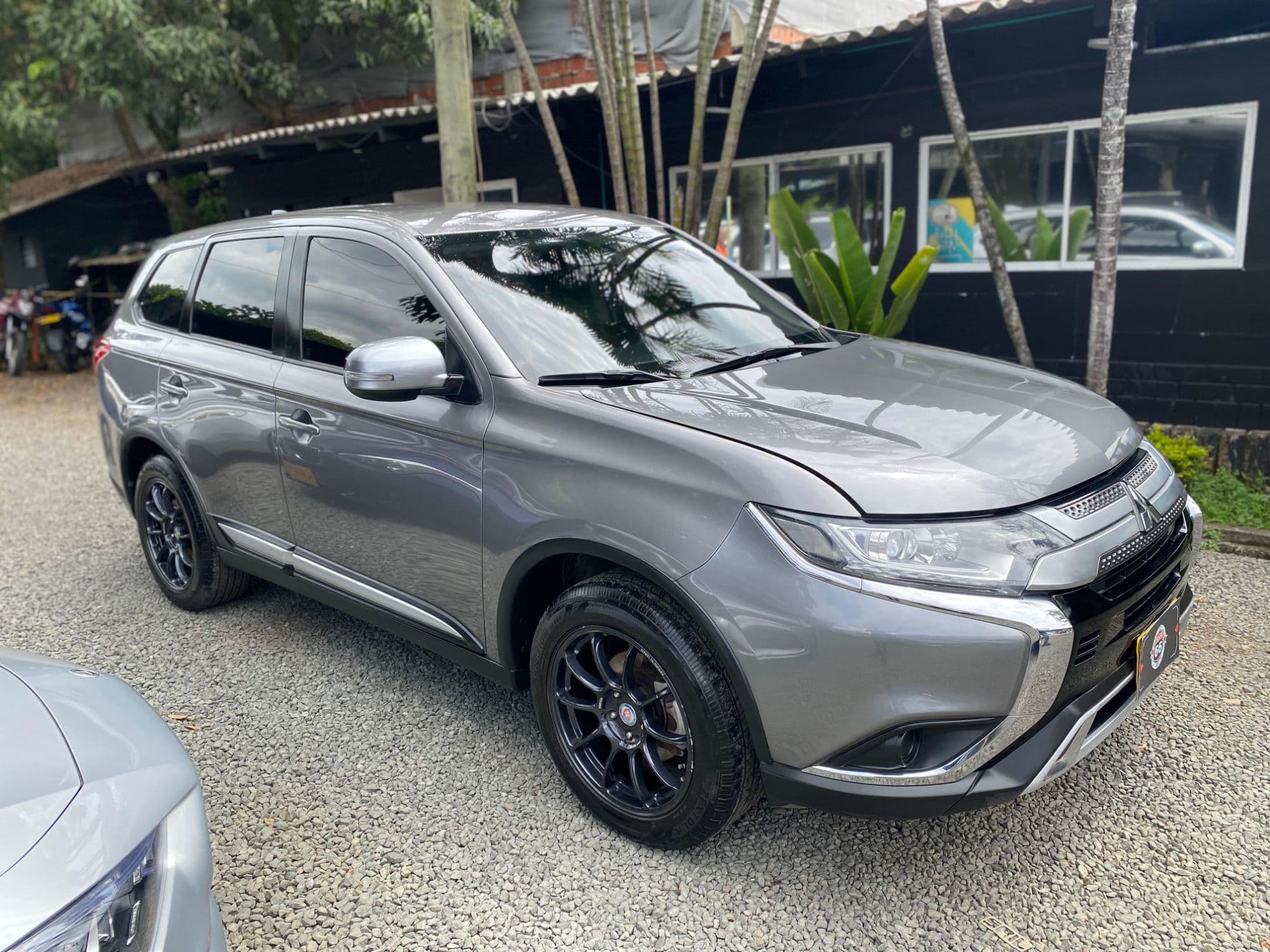 Mitsubishi outlander - imagen 1