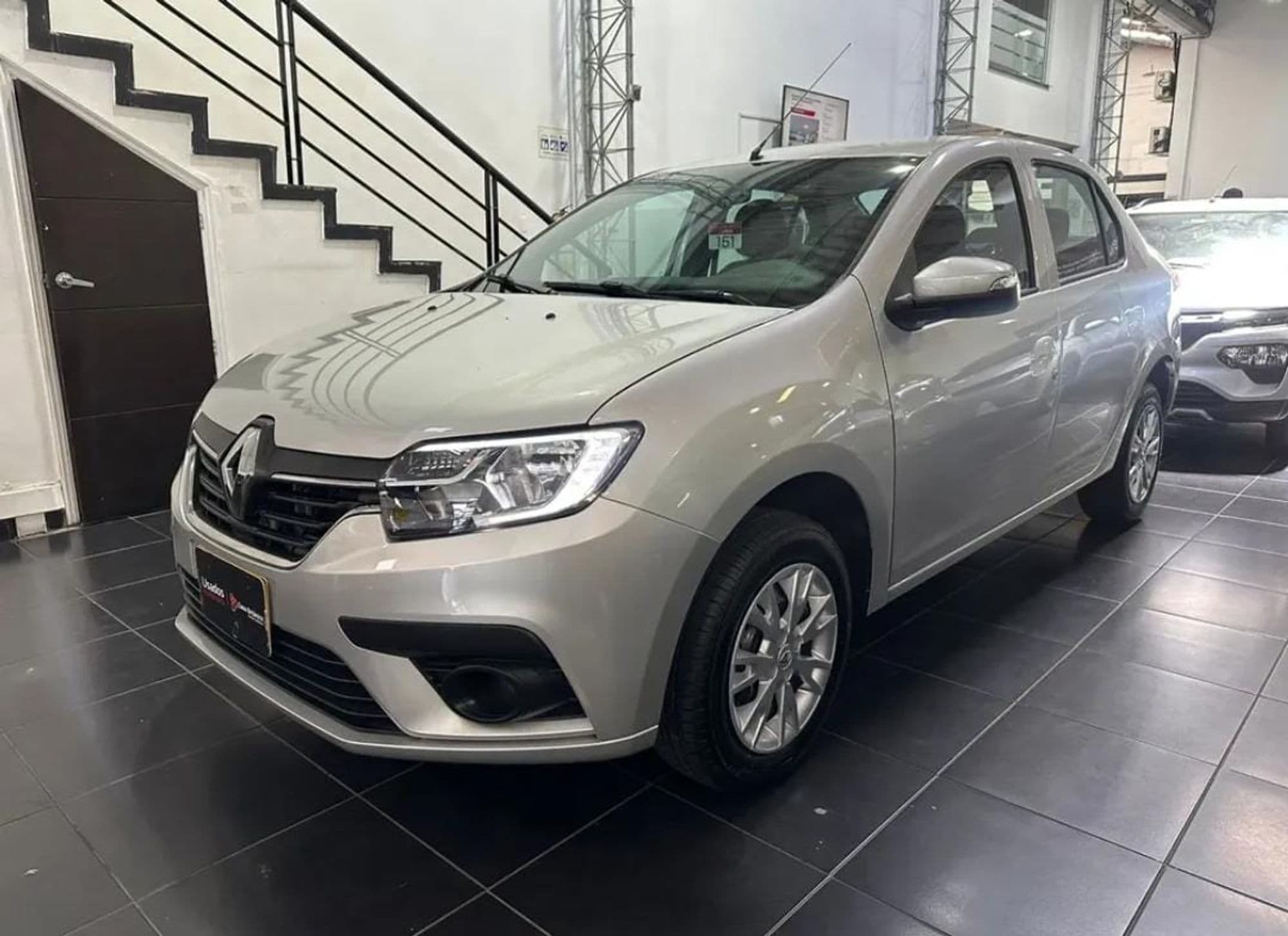 Renault Logan Life 2025 - imagen 1