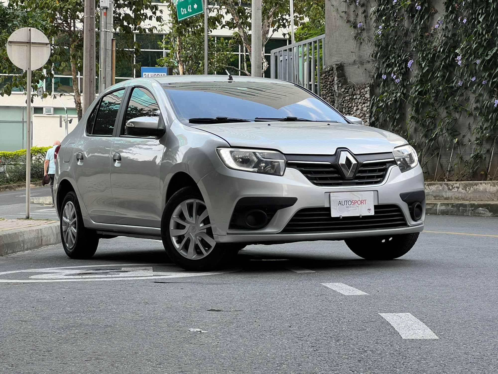 Renault Logan Life - imagen 1