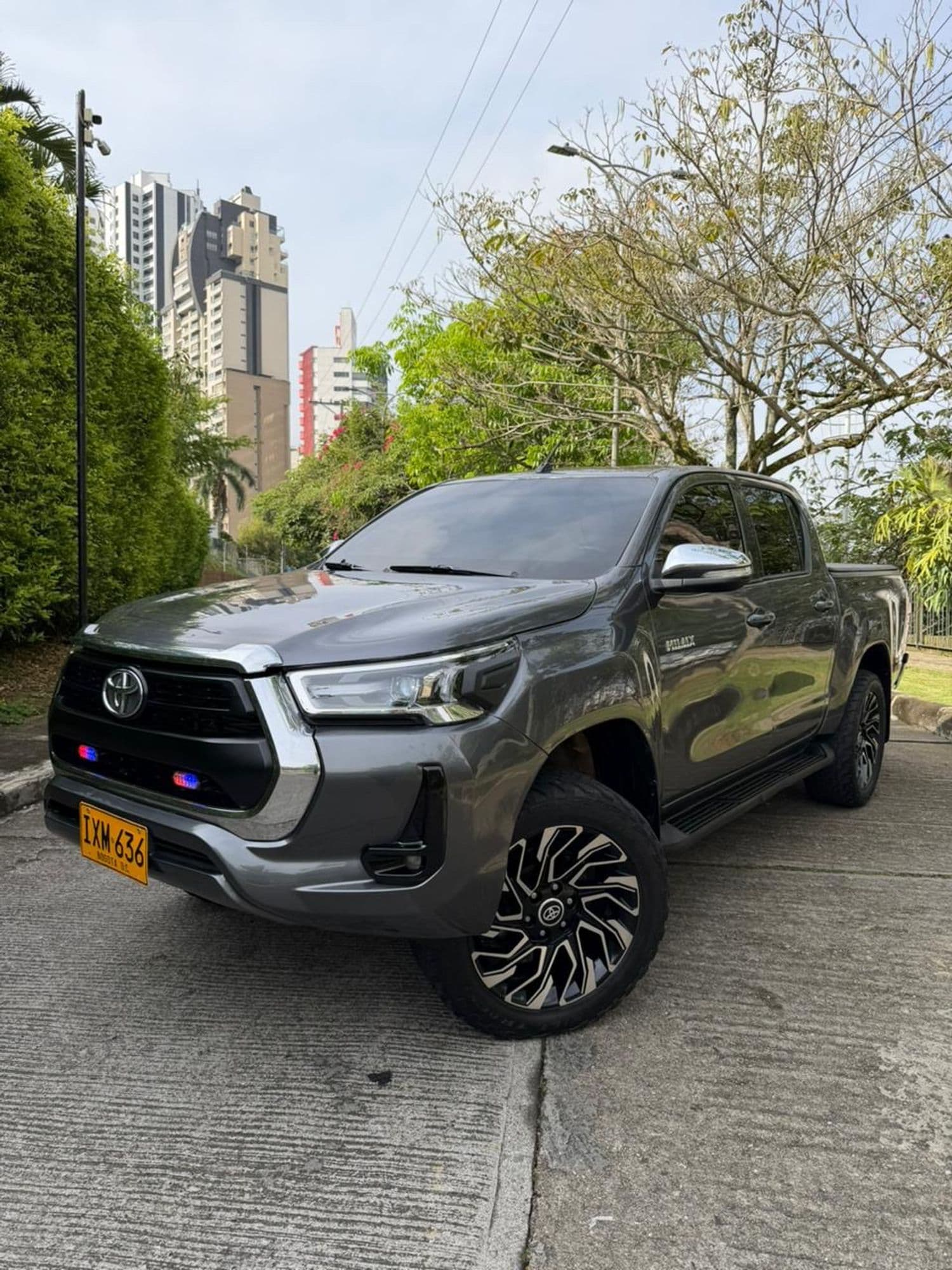 Toyota hilux SRV 2017 diesel 2.8 blindaje 2 Plus - imagen 1