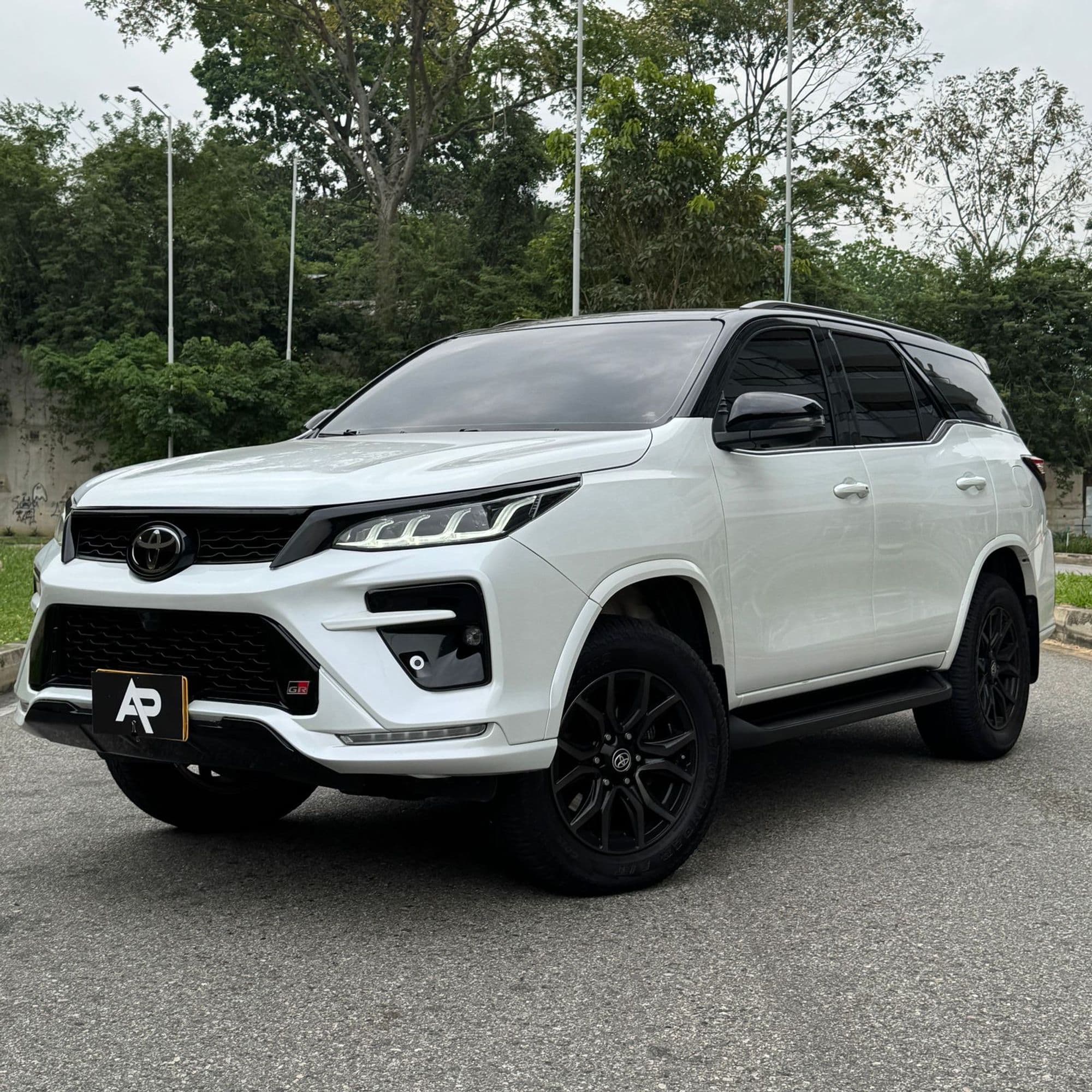 TOYOTA FORTUNER GR - imagen 1