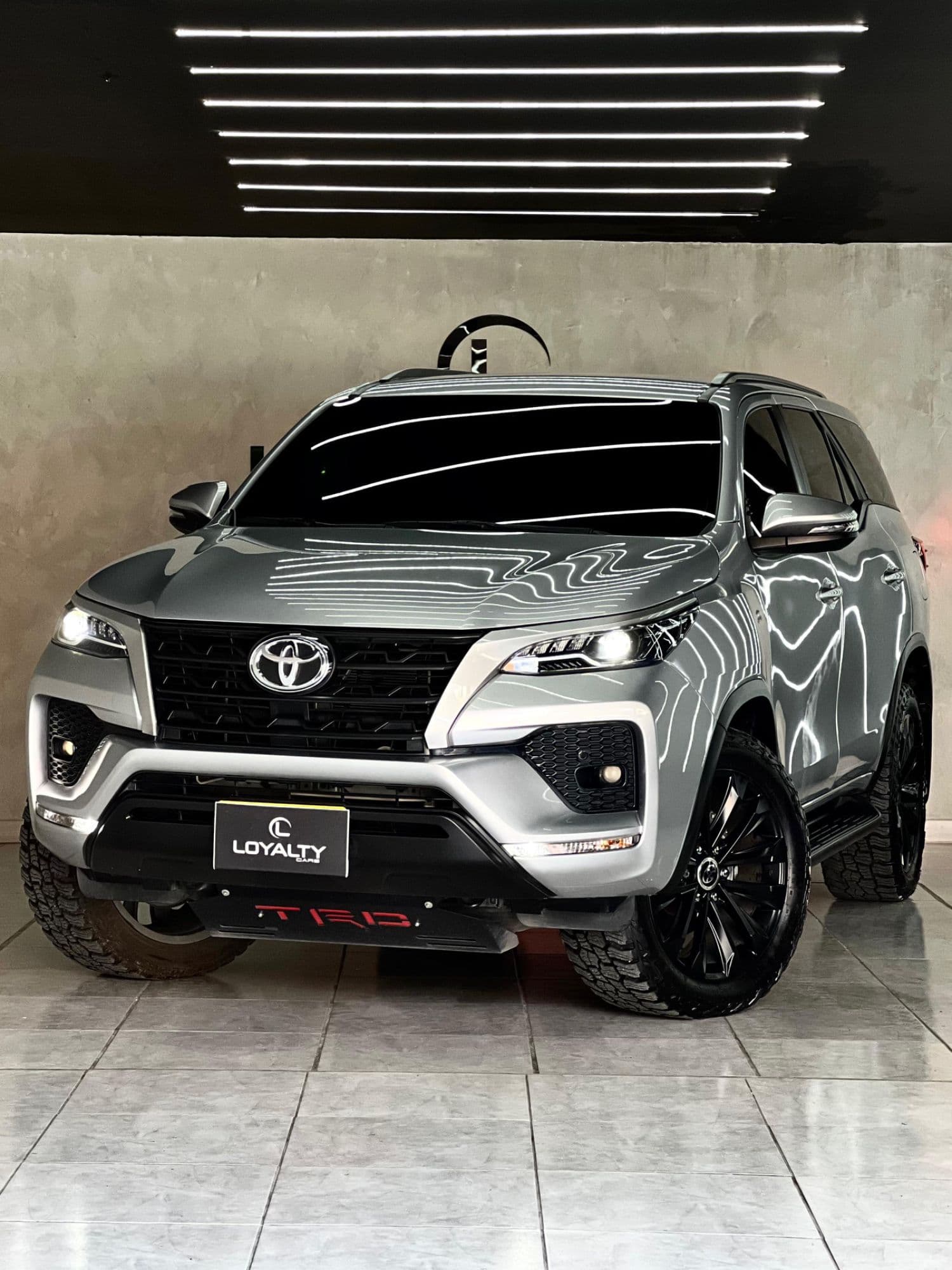 Toyota Fortuner SR - imagen 1