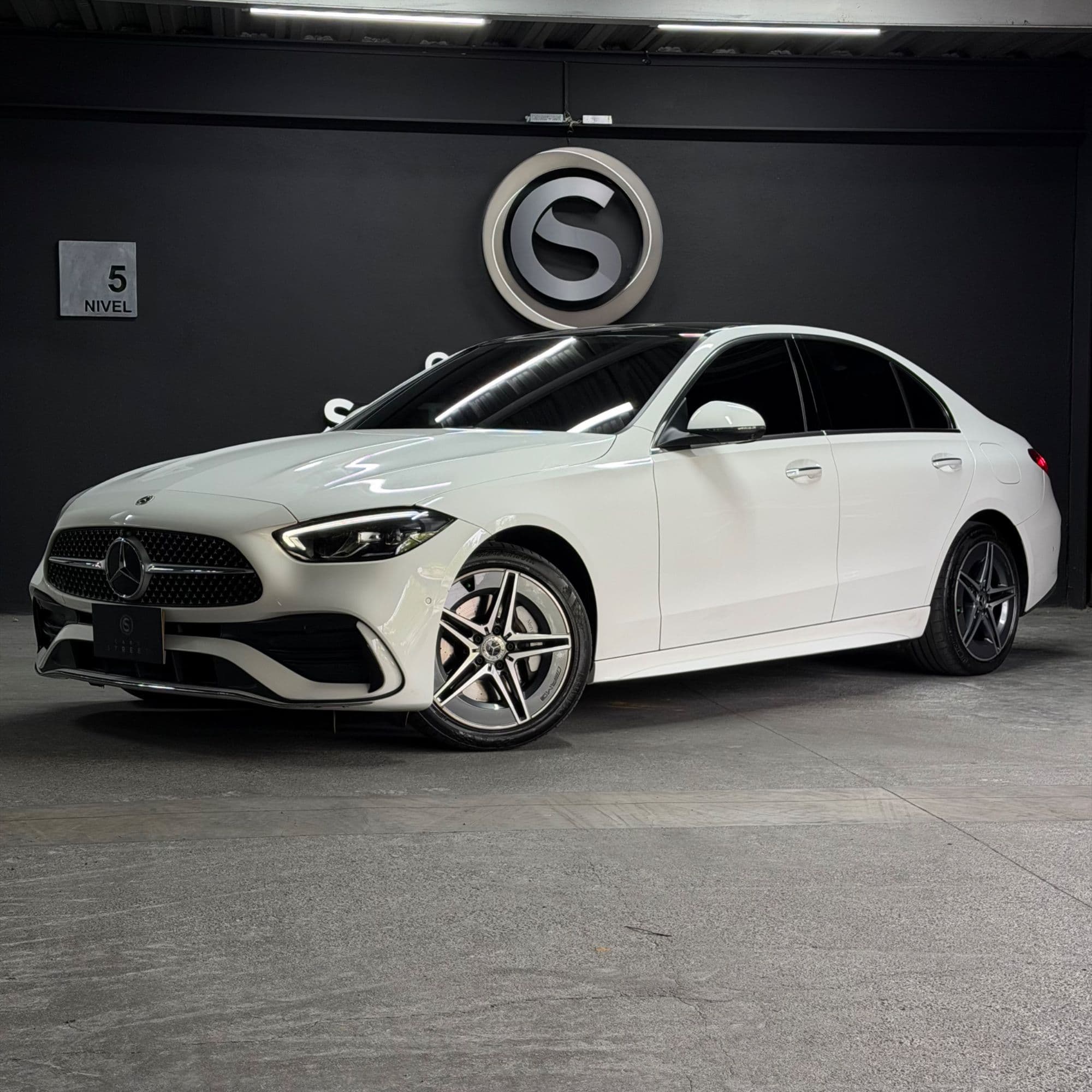 Mercedes Benz C350e 2023 - imagen 1