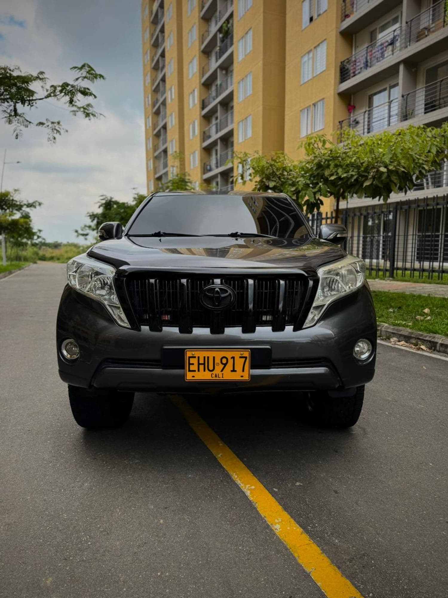 toyota prado txl diesel 2018 escribir qal whatsapp - imagen 1