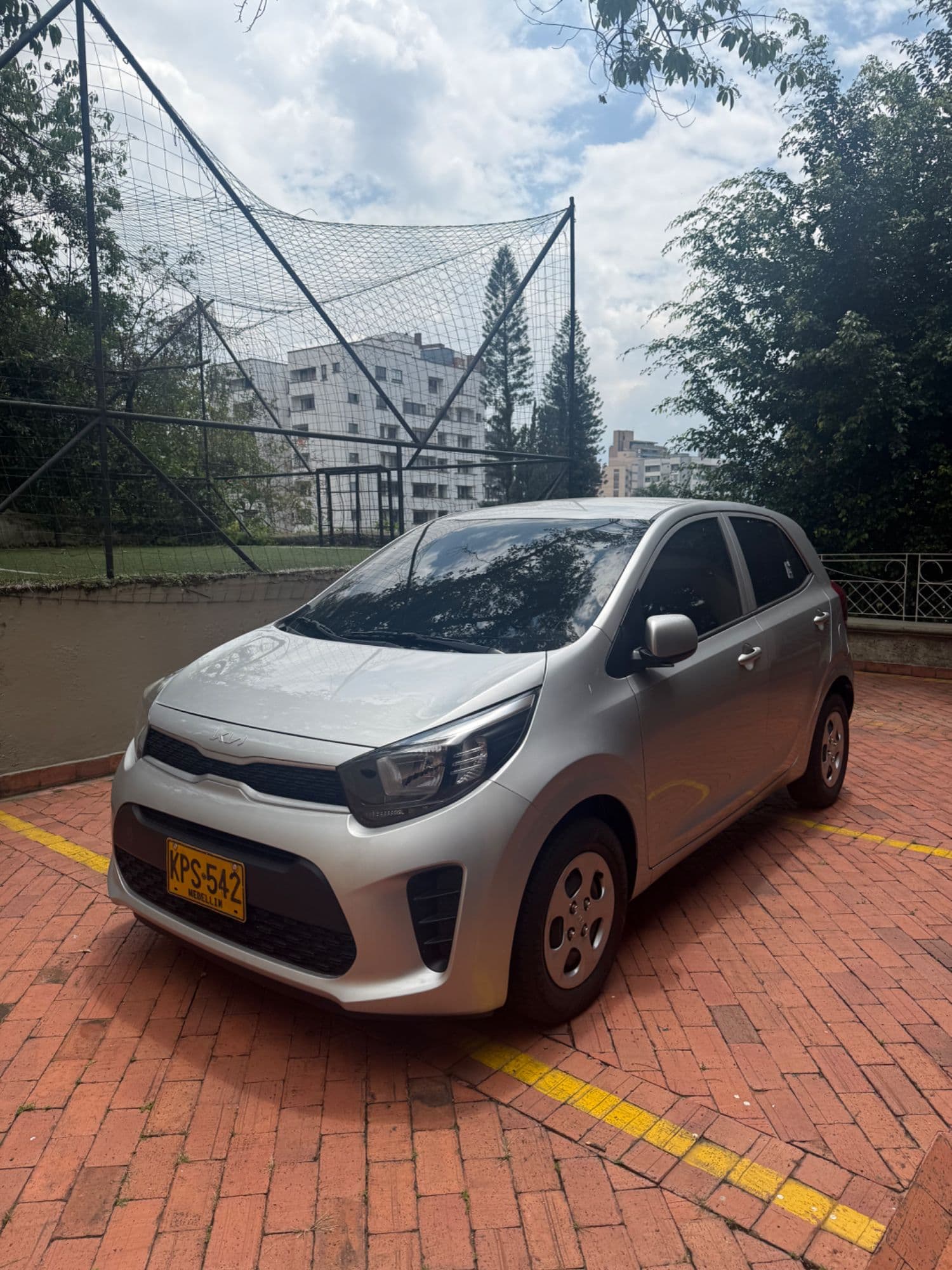 Kia picanto vibrant 2022 AT - imagen 1
