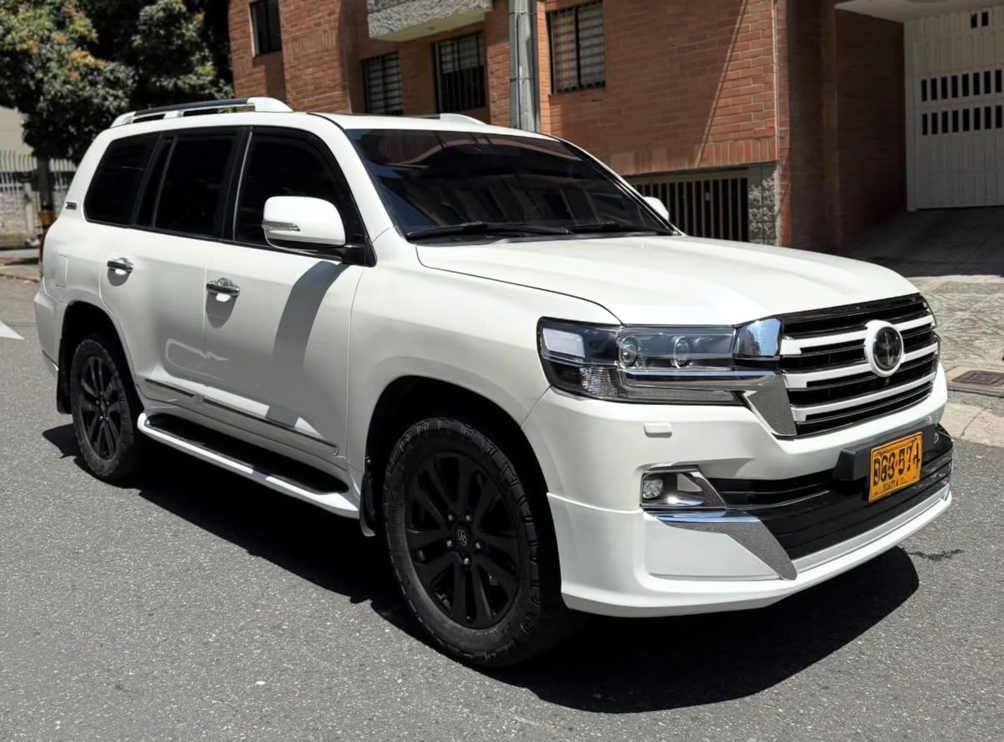 Toyota sahara LC200 B2 plus - imagen 1