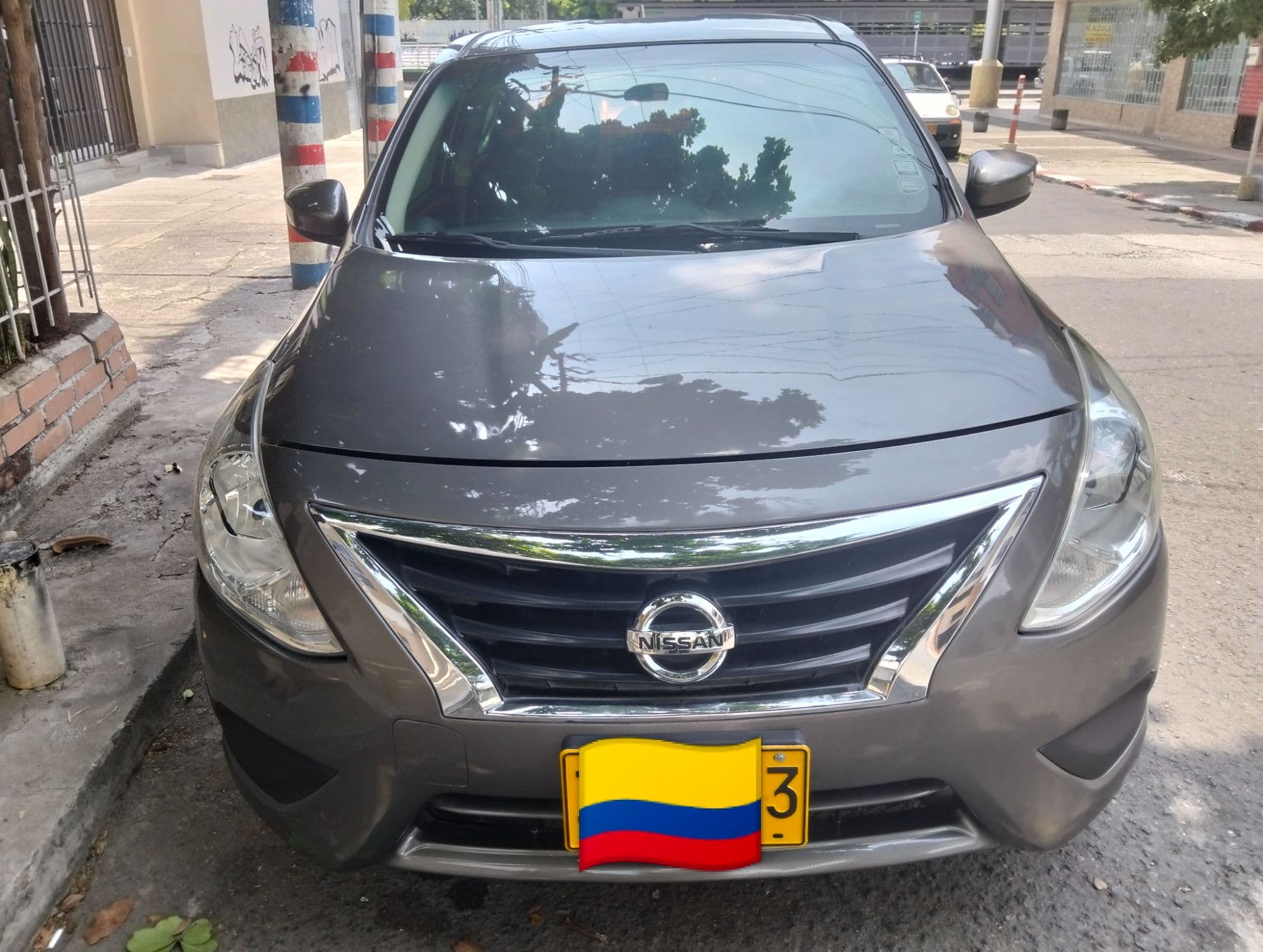 Nissan Versa 2016 automático - imagen 1
