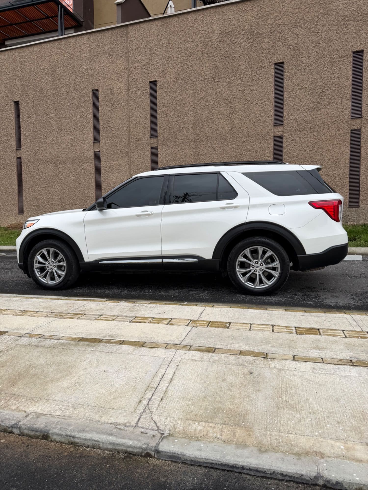 Ford Explorer xlt - imagen 1