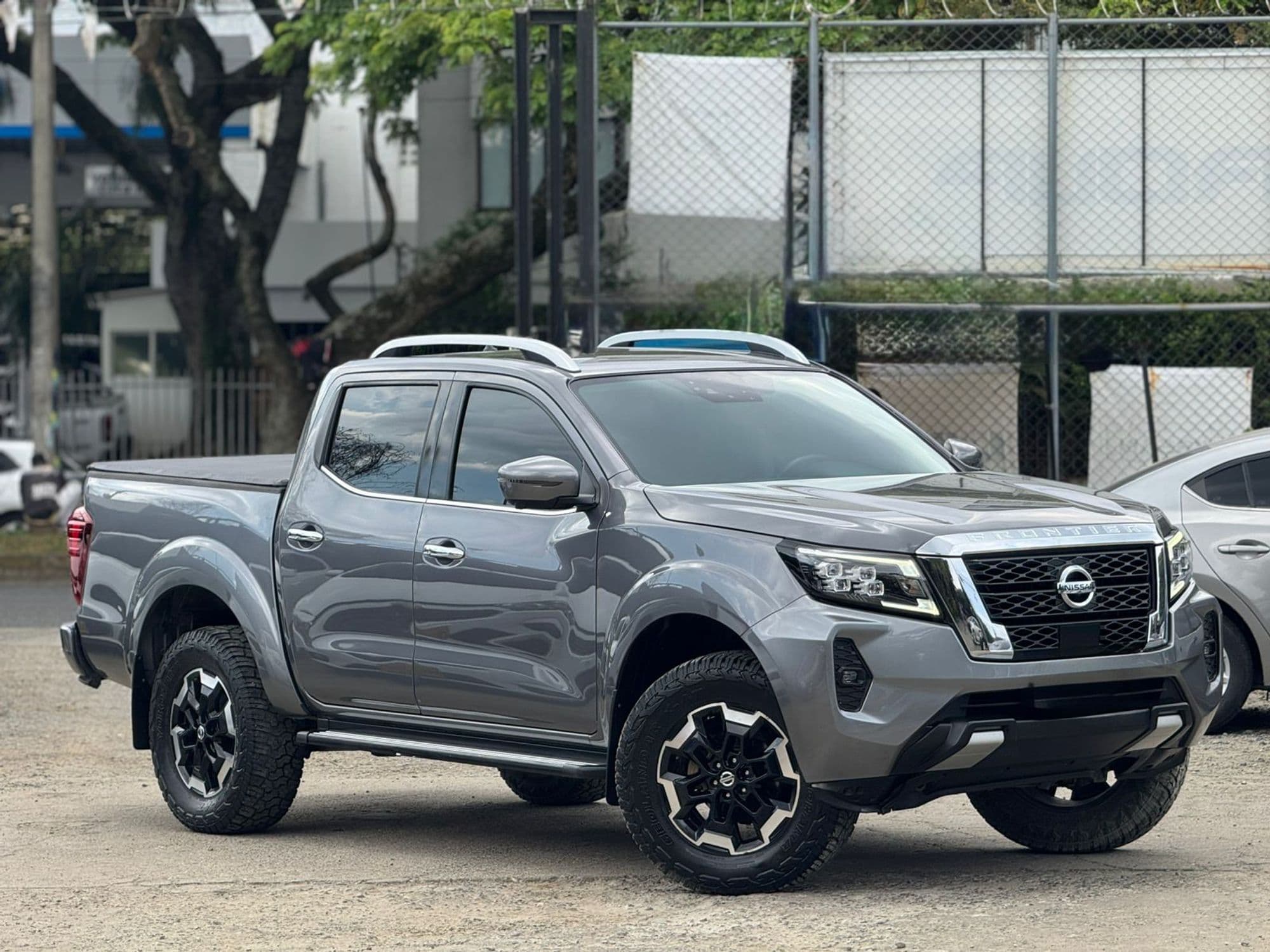 NISSAN FRONTIER LE MODELO 2023 - imagen 1