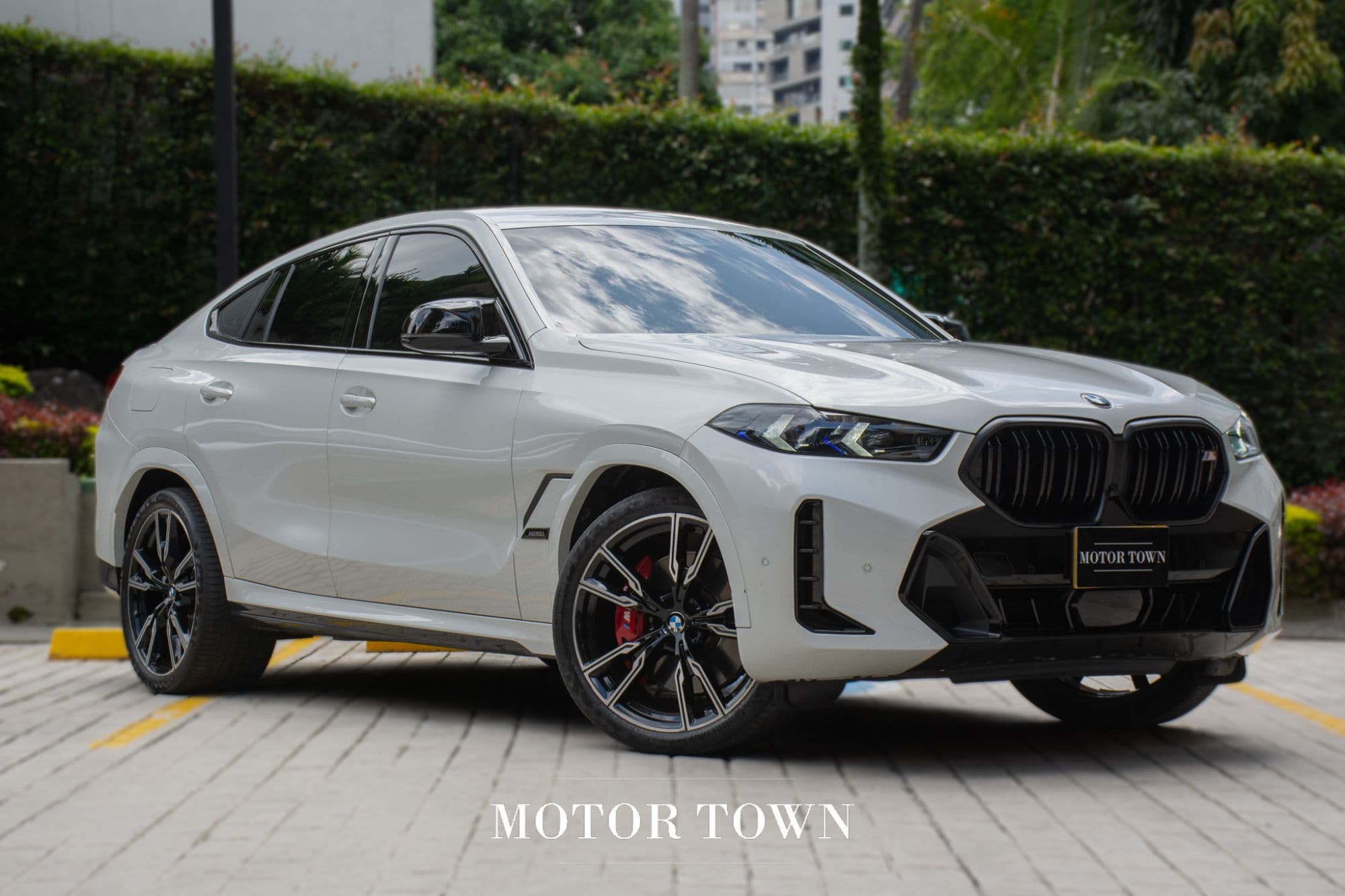 BMW X6 M60I XDRIVE 2024 HIBRIDA - imagen 1