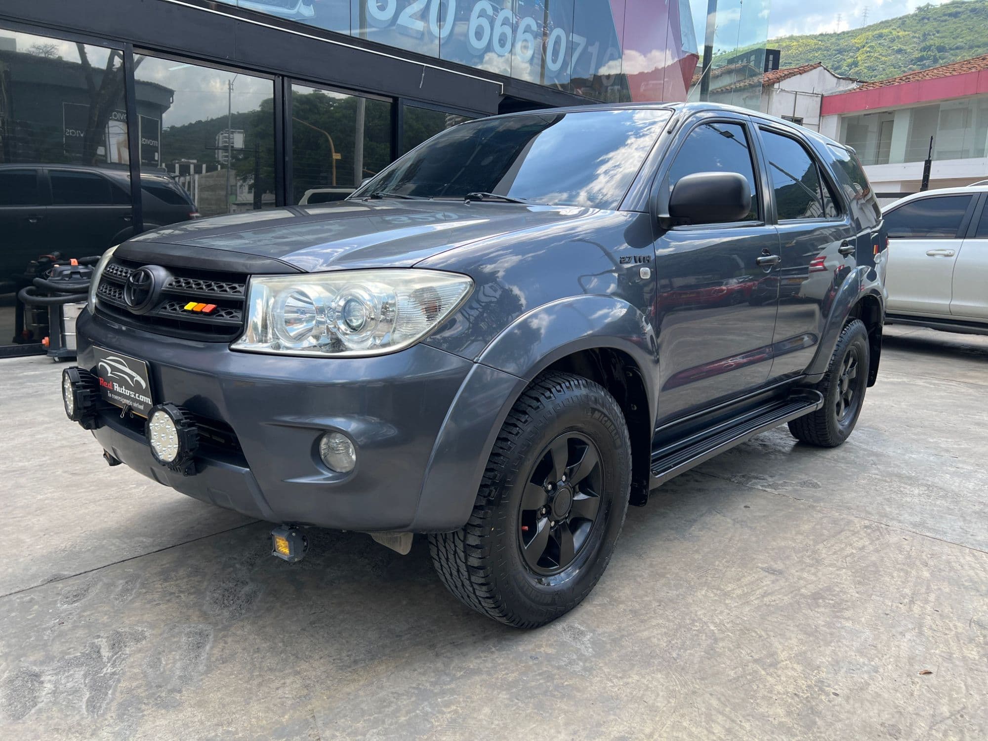 TOYOTA FORTUNER 2011 2.7 4X4 AT - imagen 1