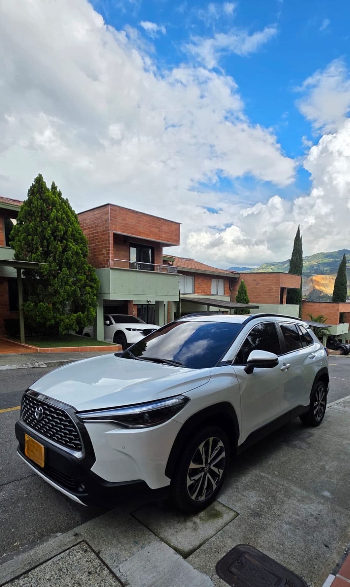 Toyota Corolla cross 2024 GASOLINA - imagen 1