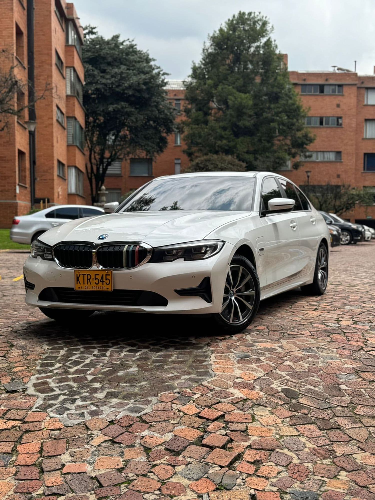 BMW 330e Híbrido - imagen 1